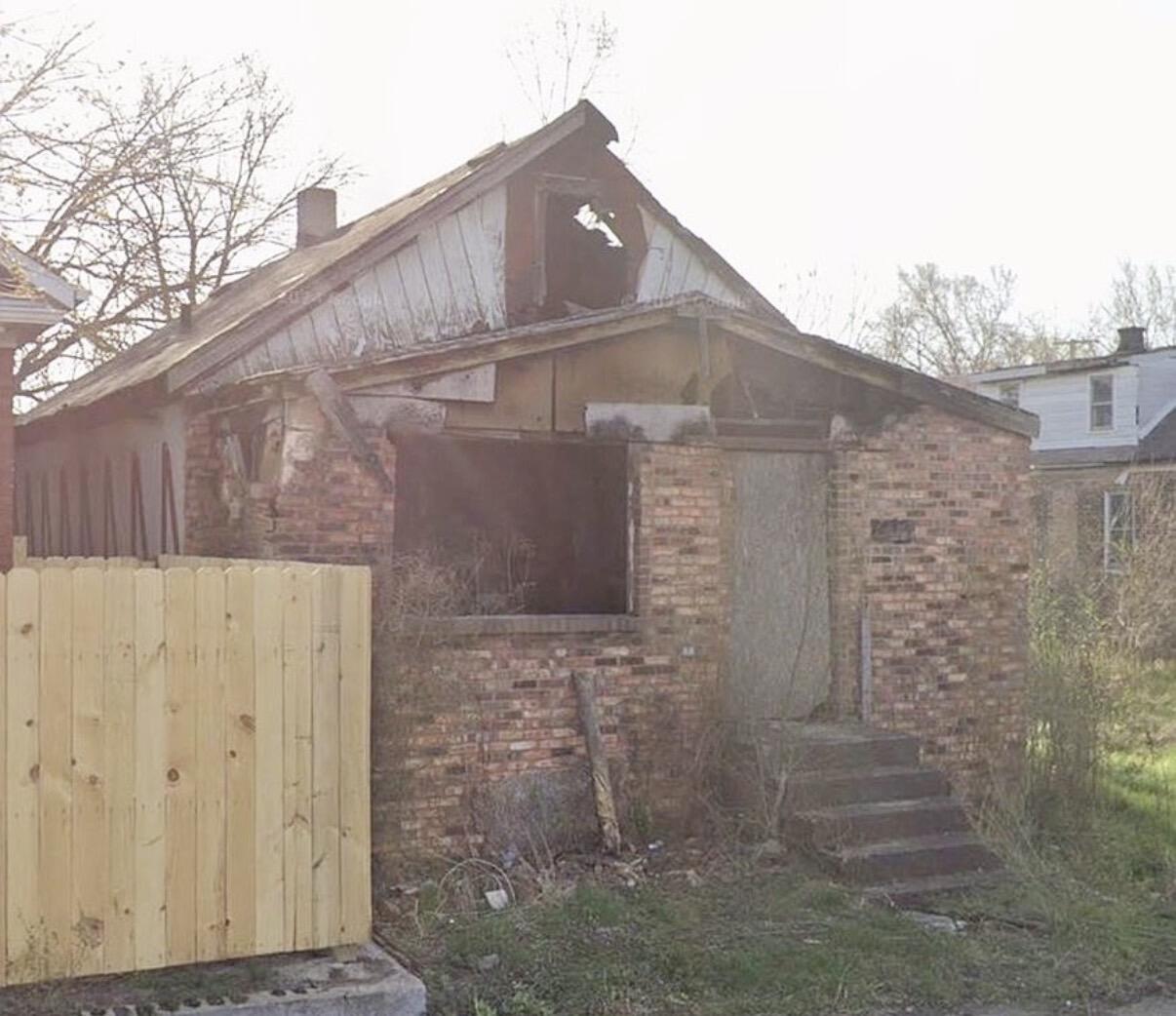 2443 Delaware Street