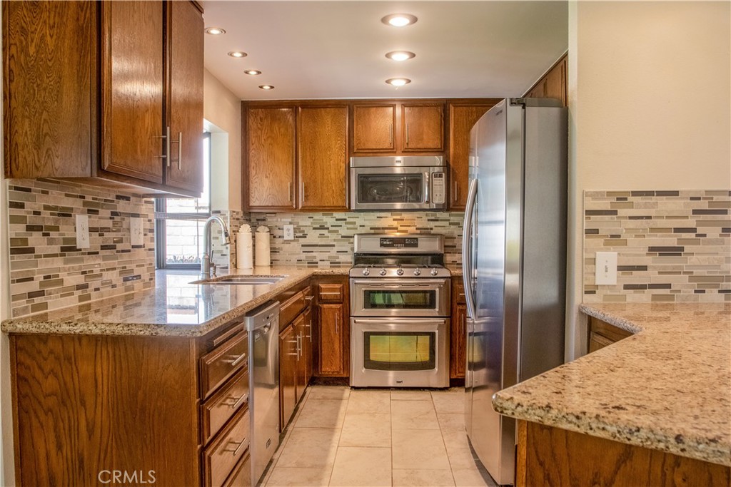 7740 Calle Clarin