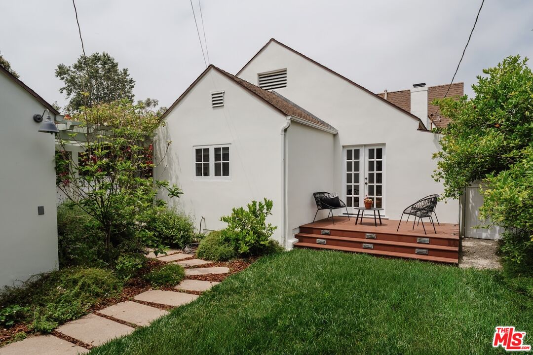 226 N Arden Blvd