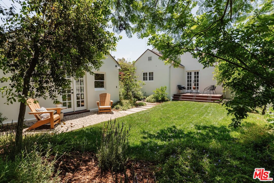 226 N Arden Blvd