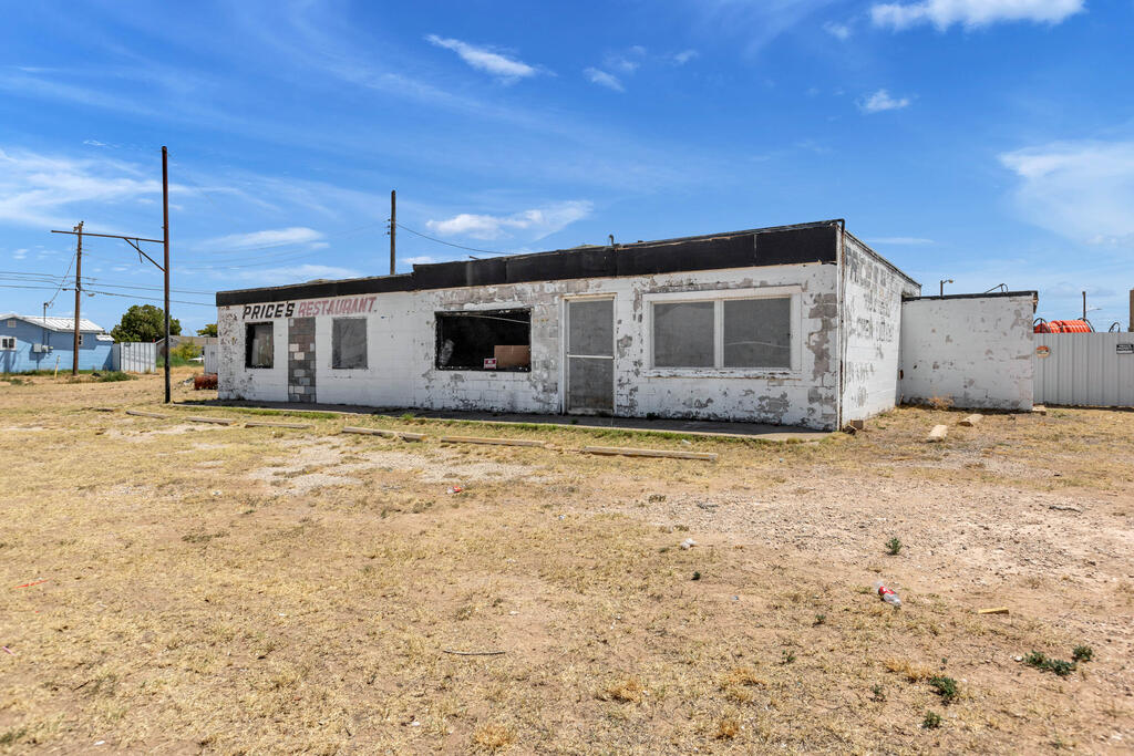 700 E Texas Ave