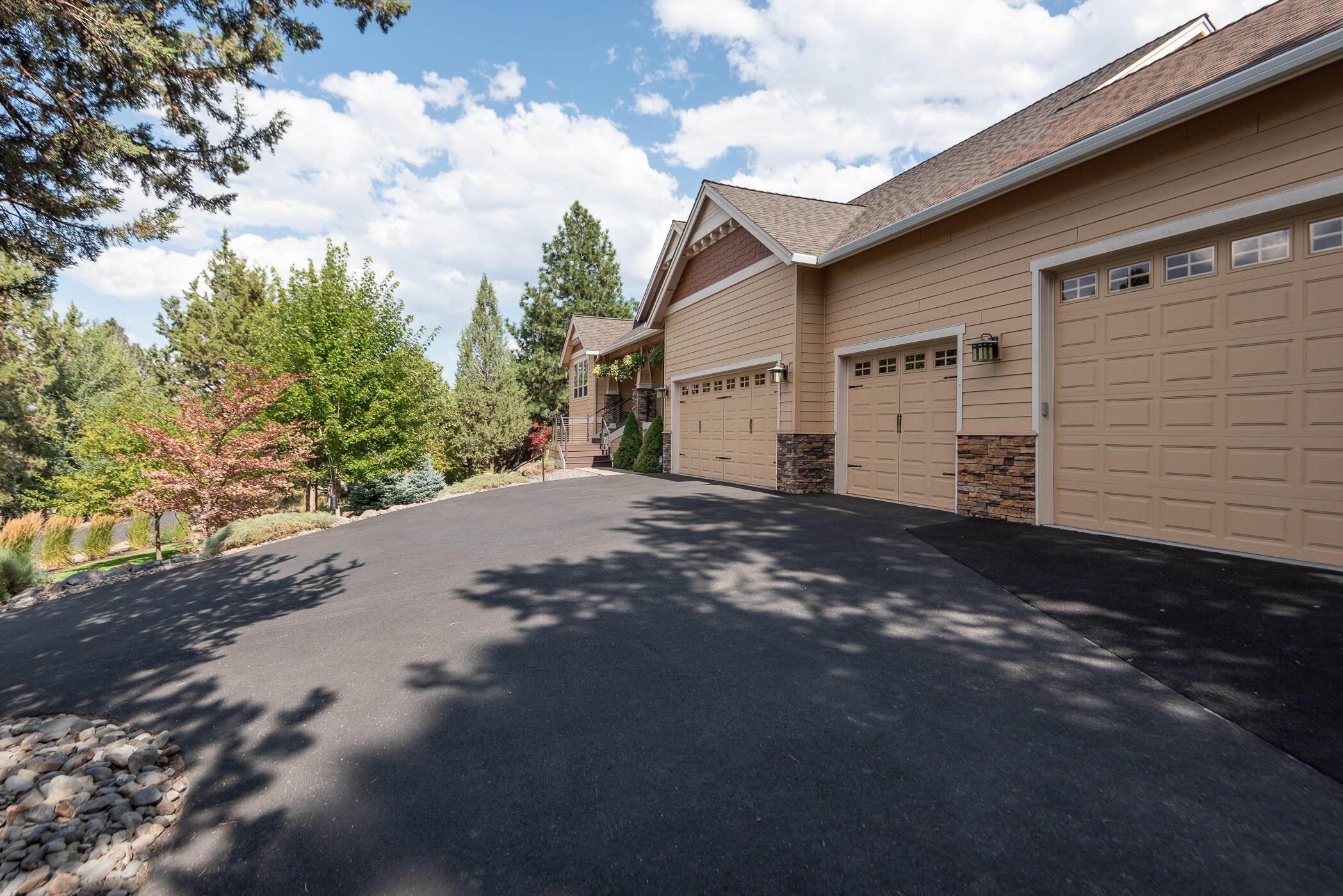 1121 NW Foxwood