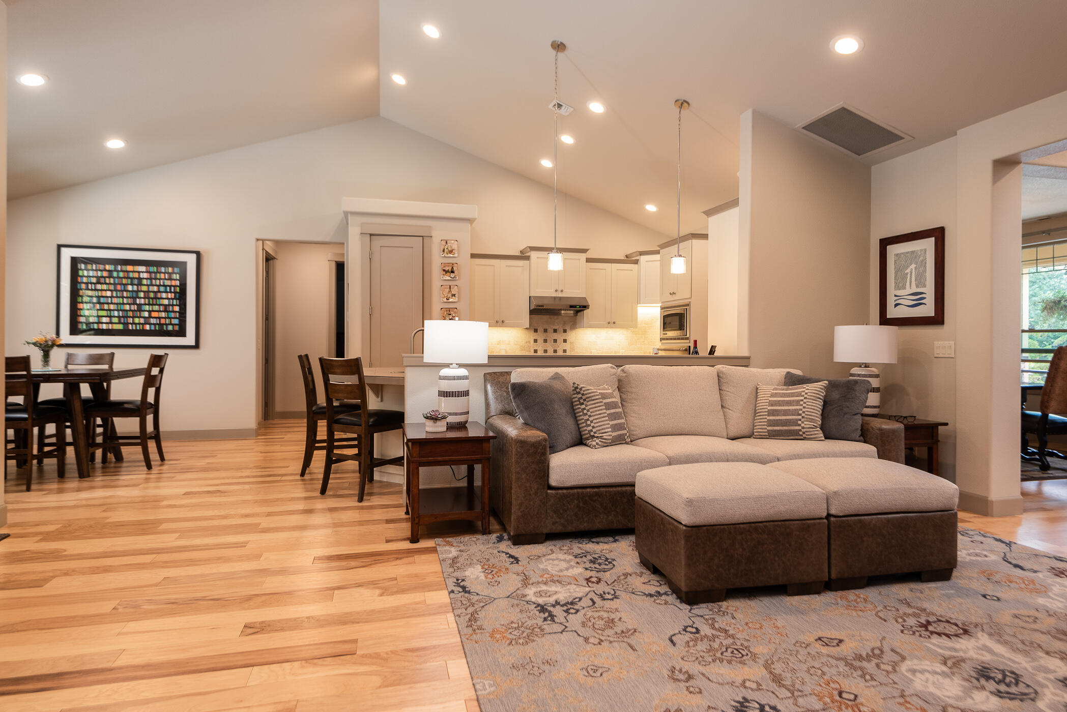 1121 NW Foxwood