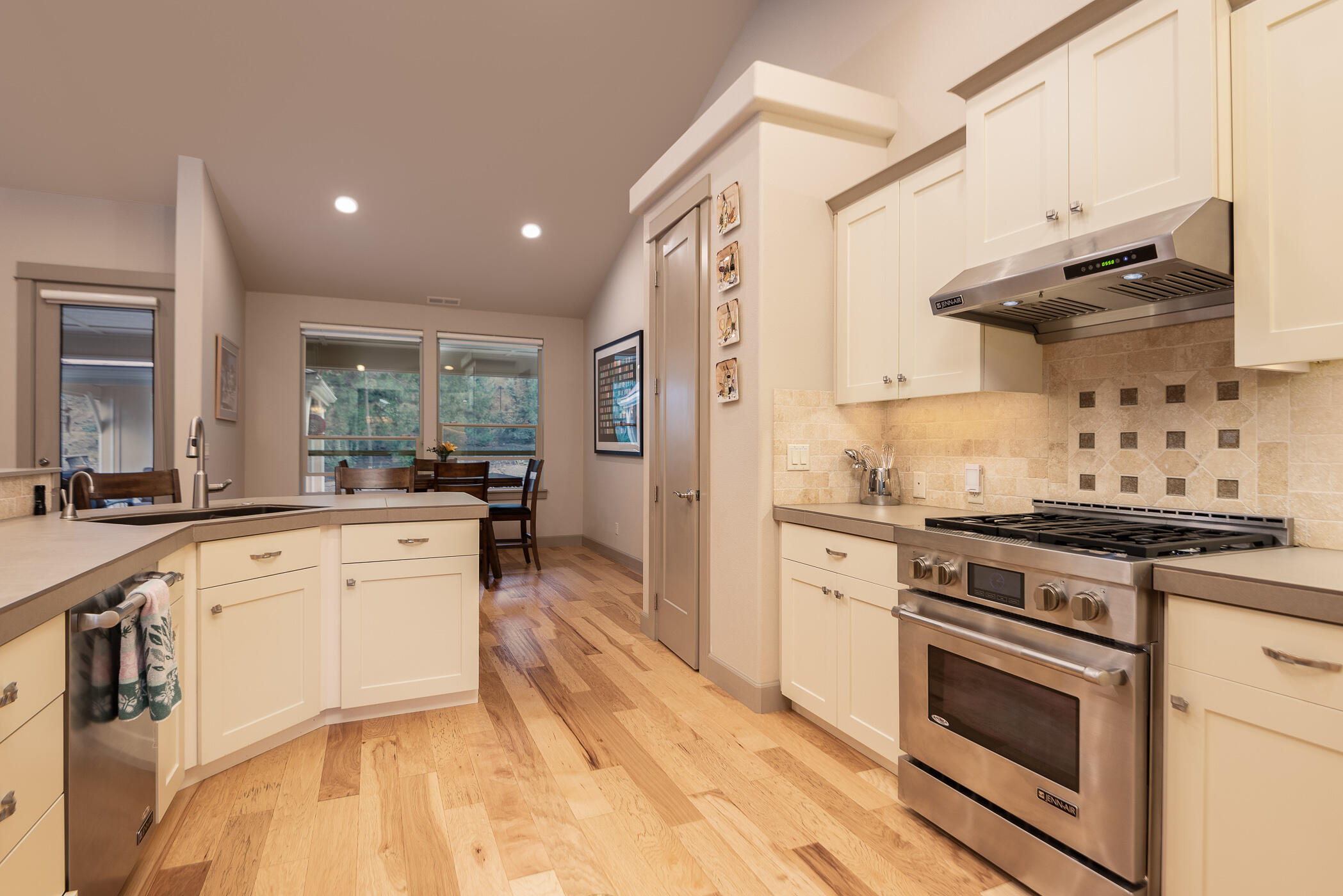 1121 NW Foxwood