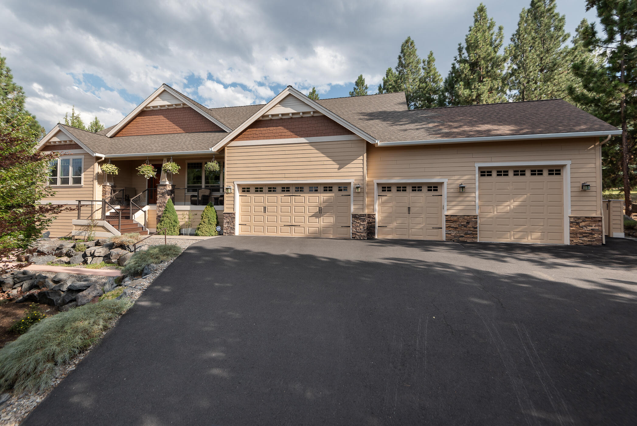 1121 NW Foxwood