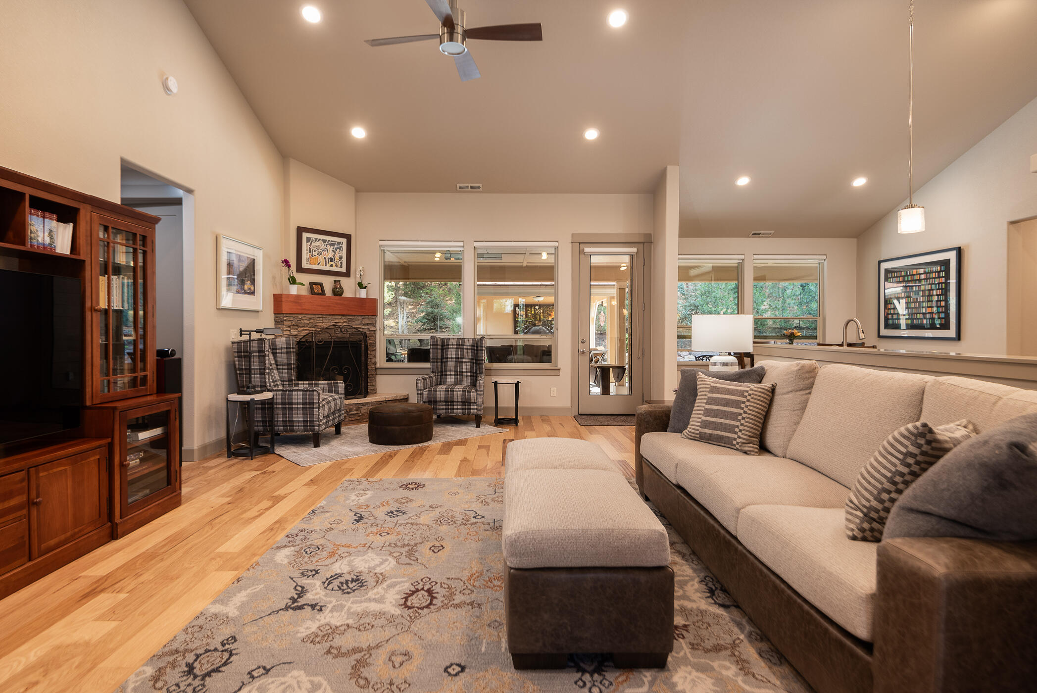 1121 NW Foxwood