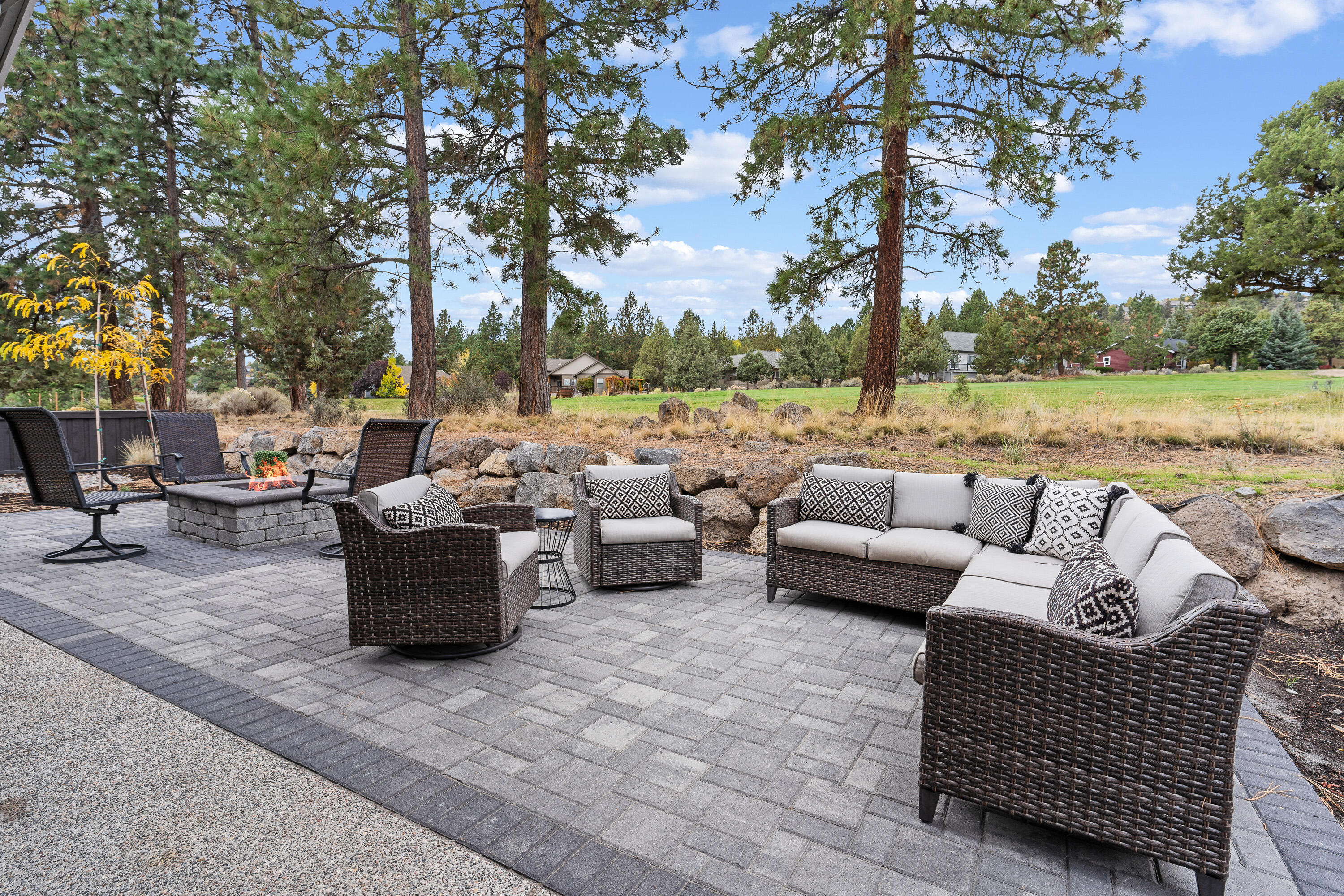 3043 NW Hidden Ridge Drive