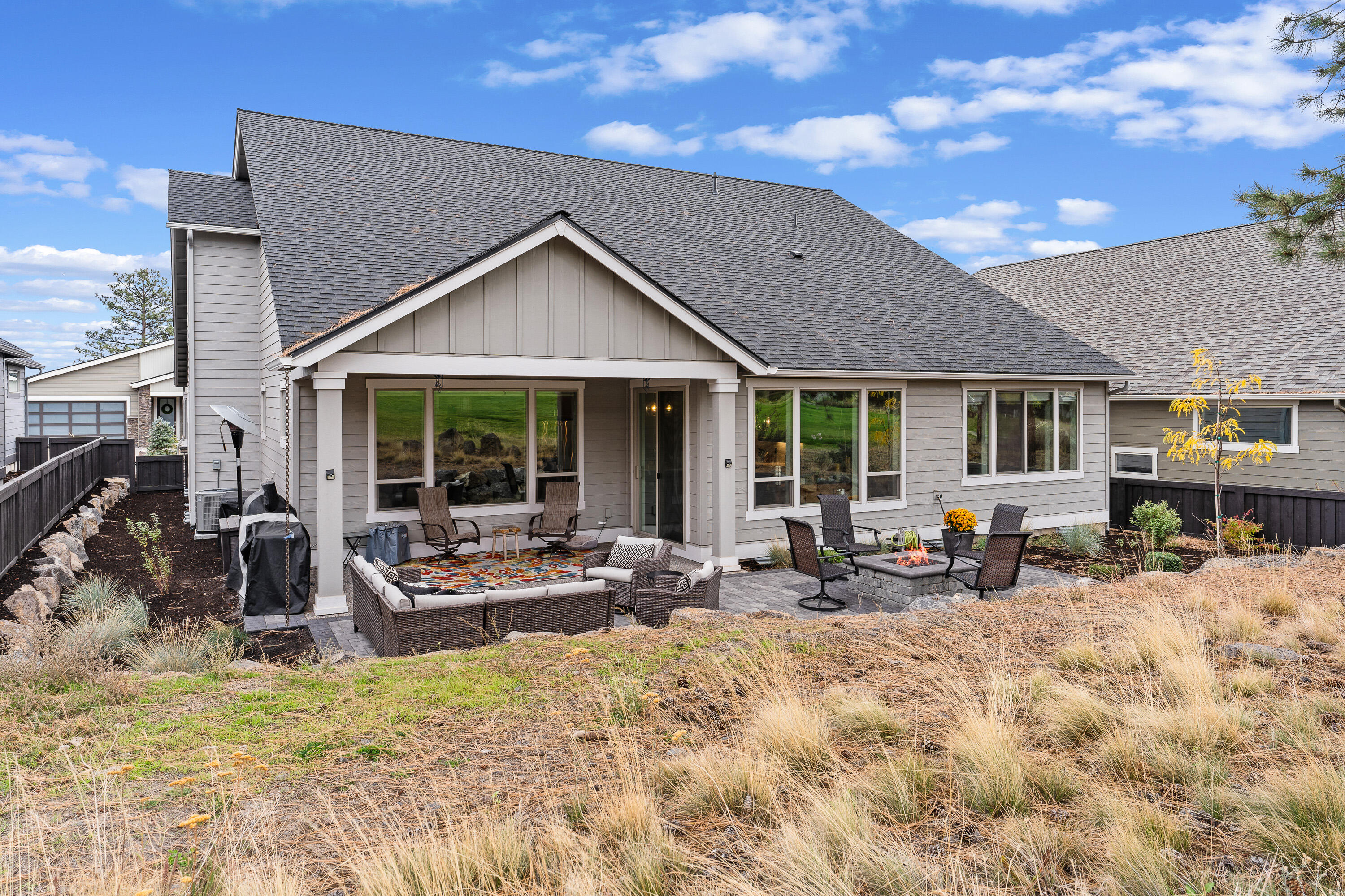 3043 NW Hidden Ridge Drive