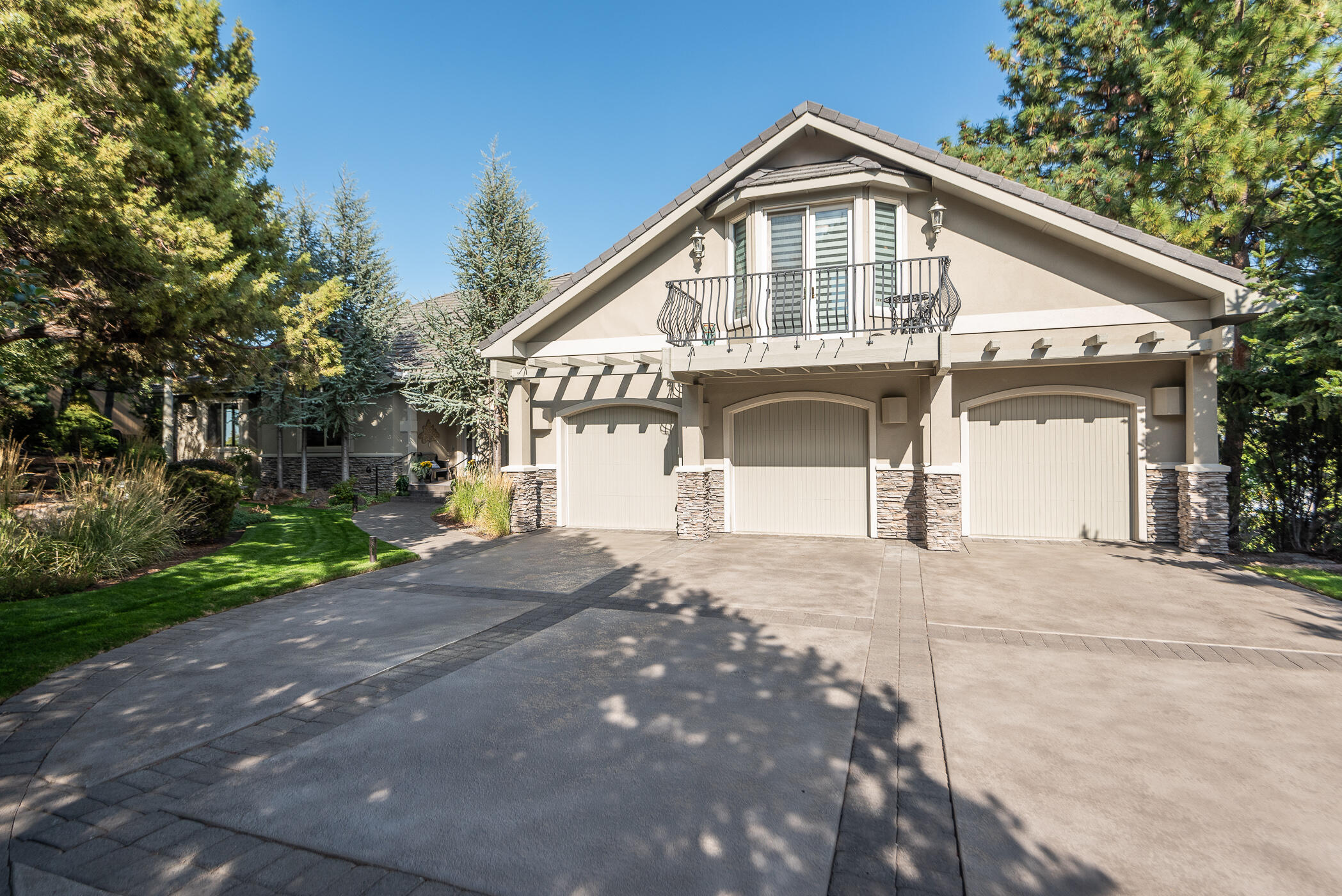 1166 NW Redfield Circle