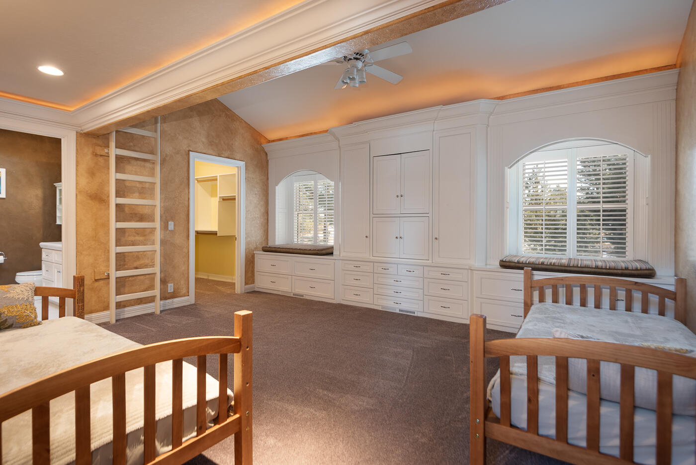 60340 Sunset View Drive