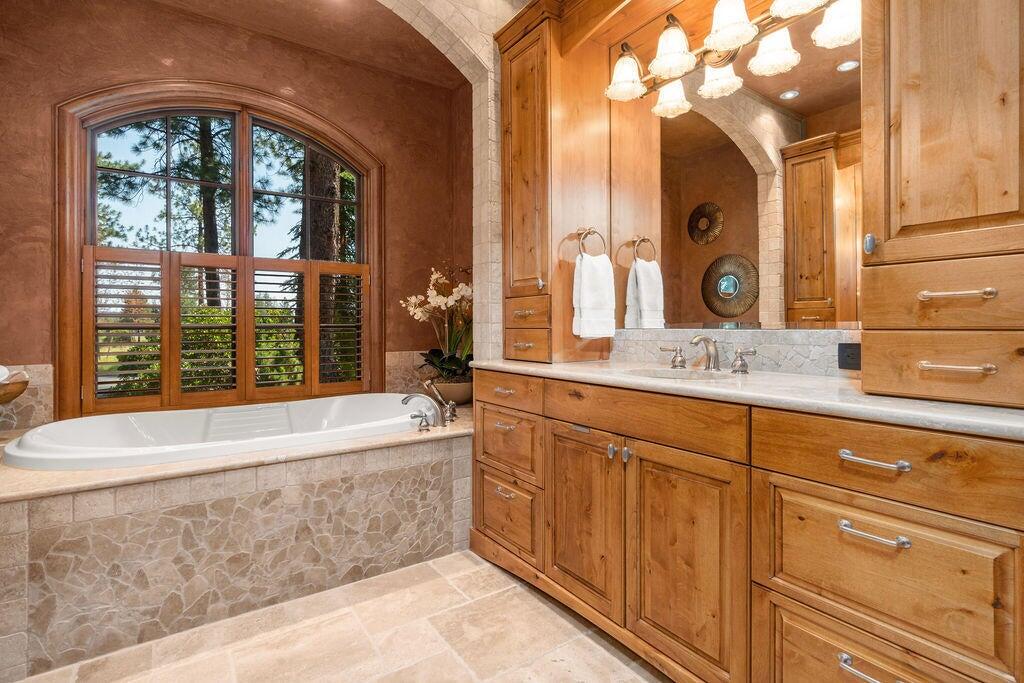 61951 Kildonan Court