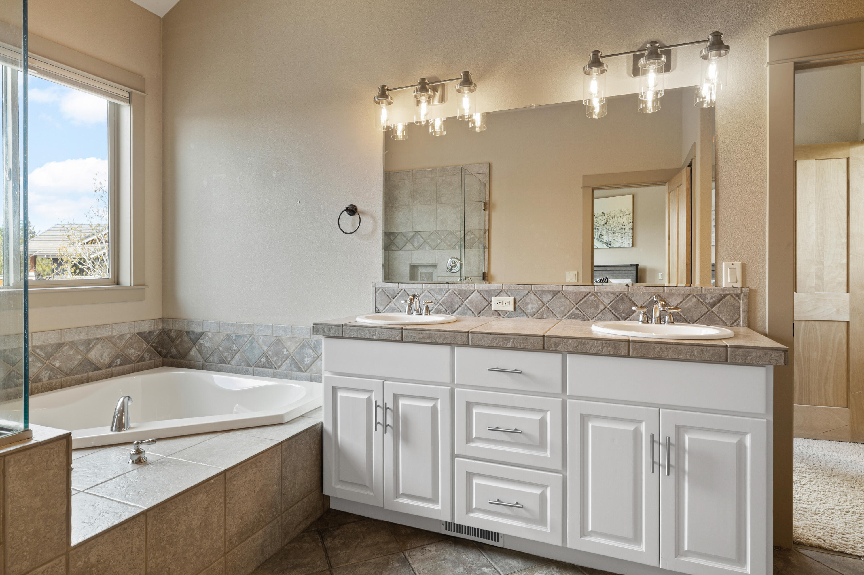 26 NW Skyliner Summit Loop