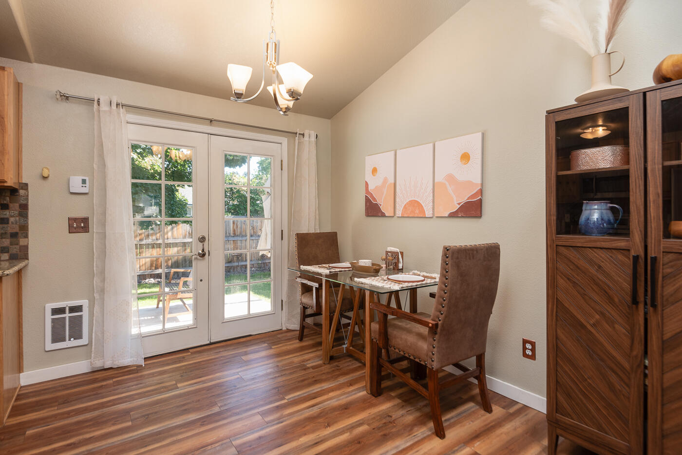 2766 SW Reindeer Avenue