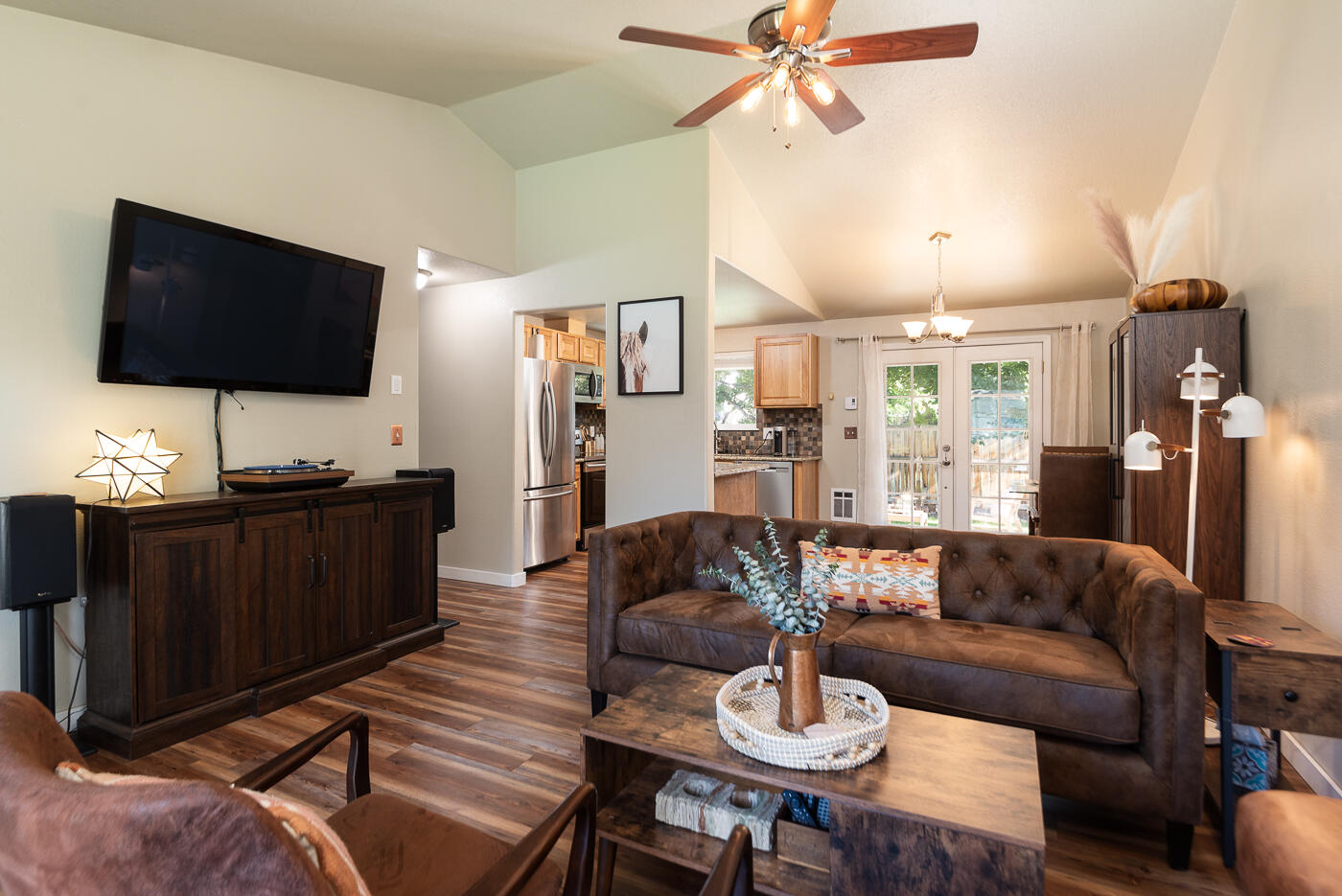 2766 SW Reindeer Avenue