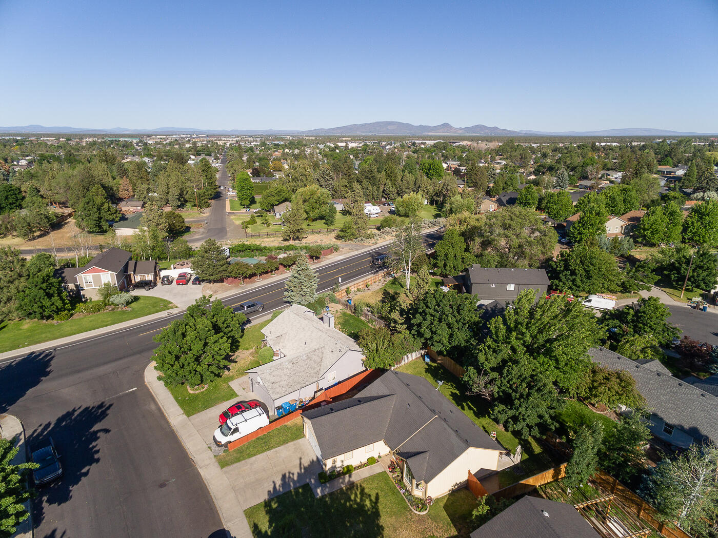 2766 SW Reindeer Avenue