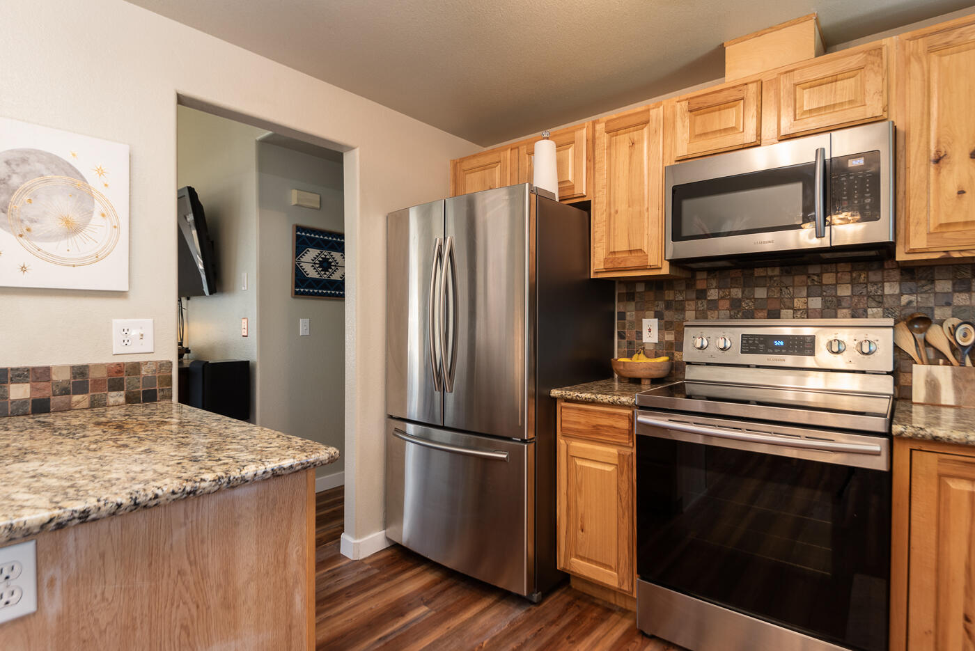 2766 SW Reindeer Avenue