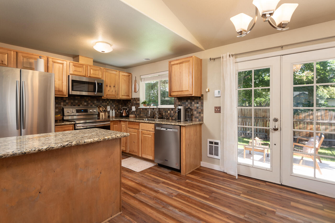 2766 SW Reindeer Avenue