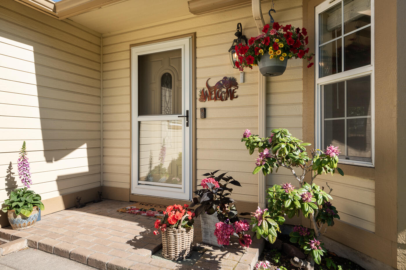 2766 SW Reindeer Avenue