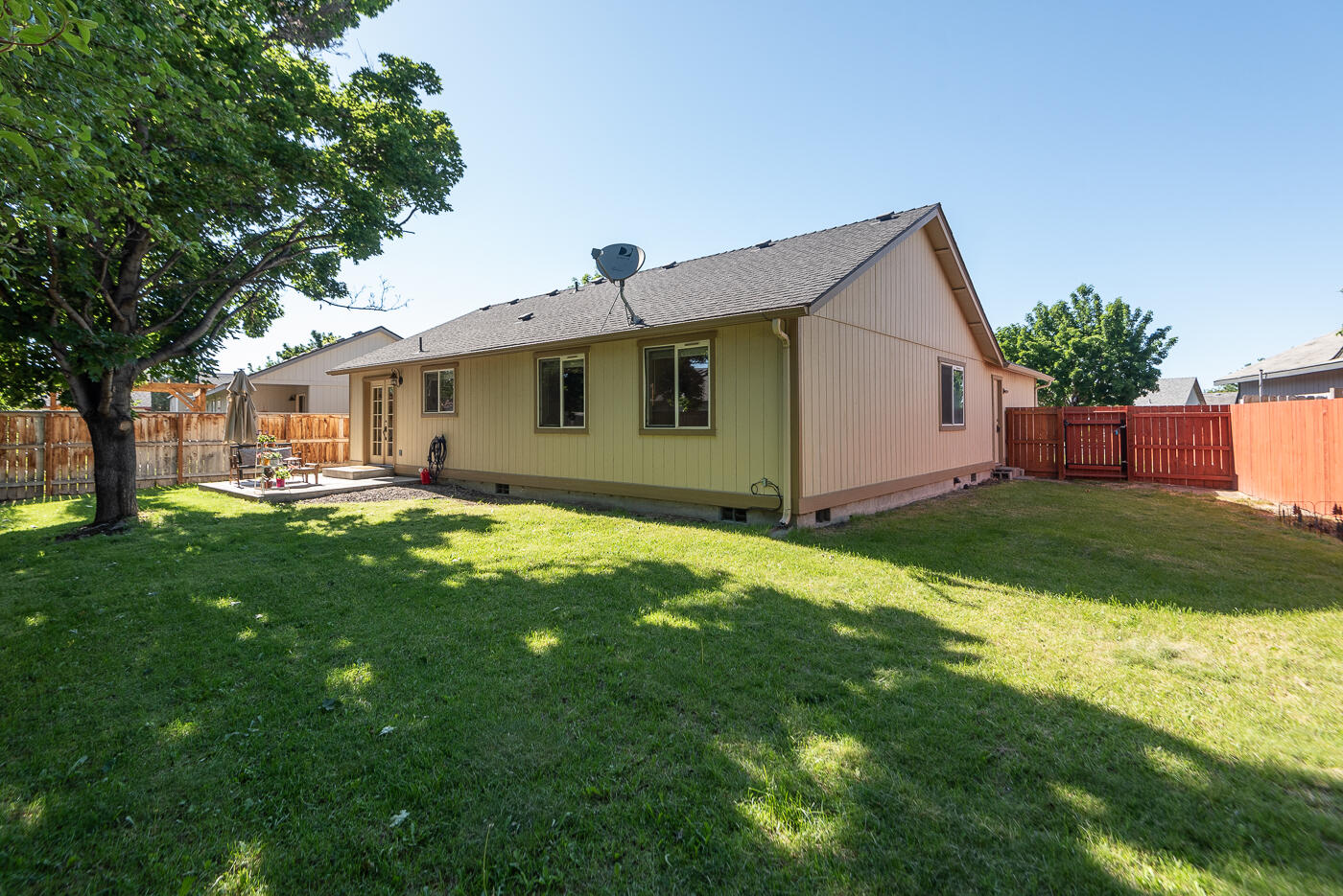 2766 SW Reindeer Avenue