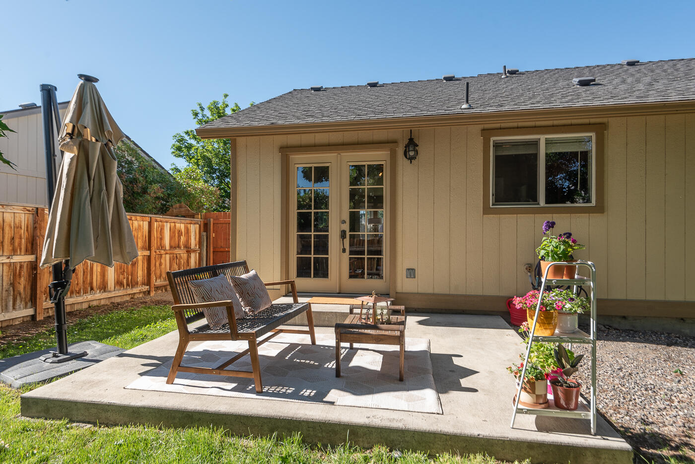 2766 SW Reindeer Avenue