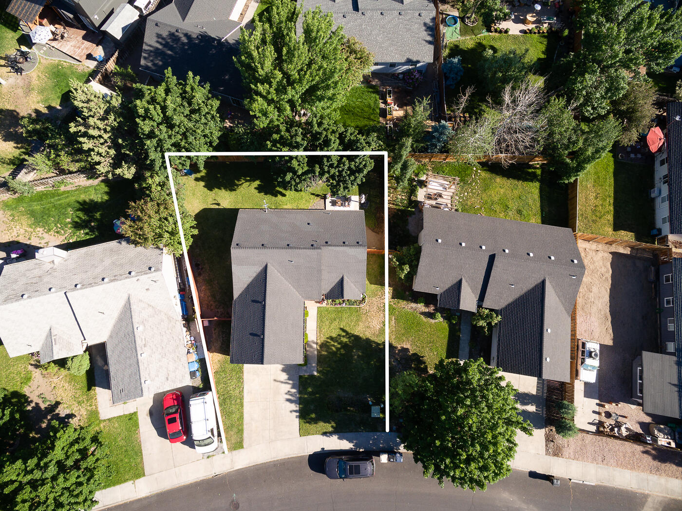 2766 SW Reindeer Avenue