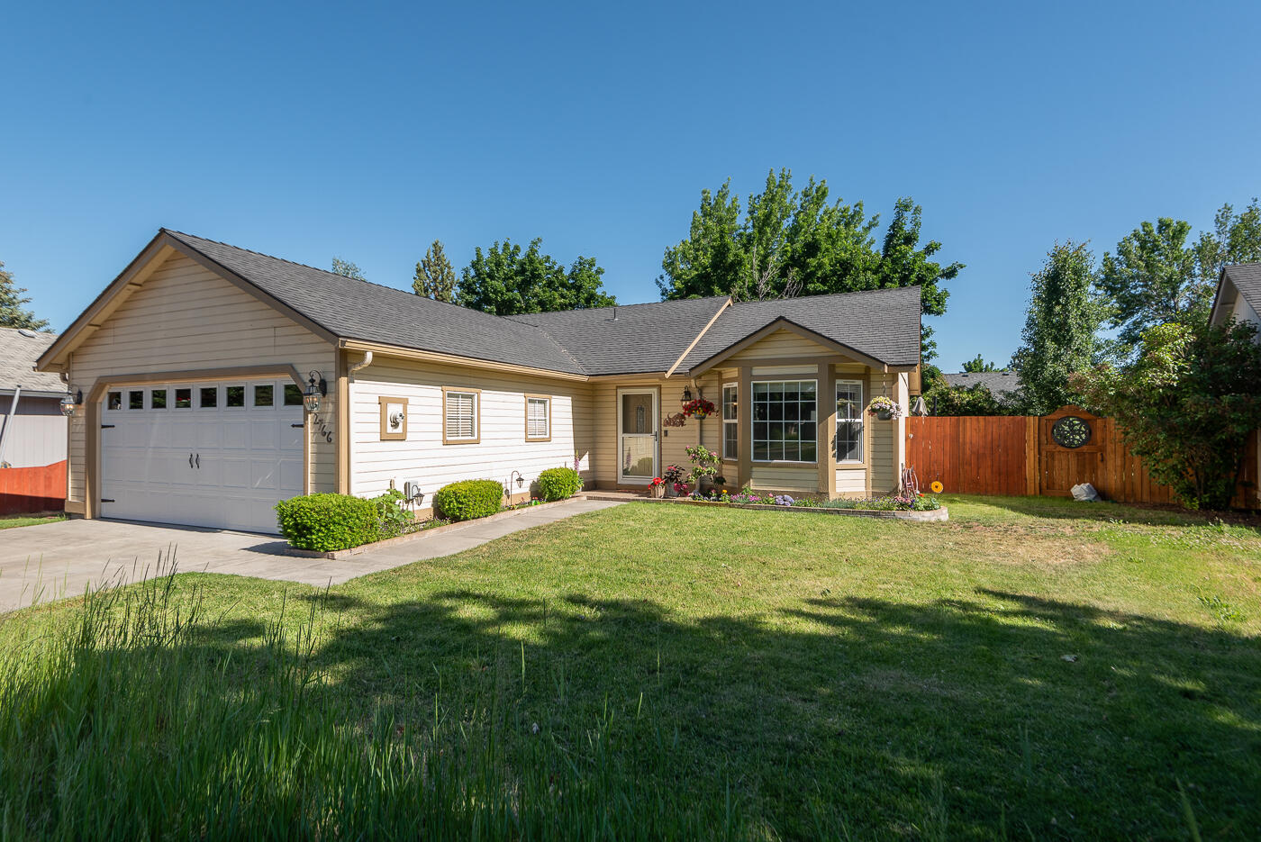 2766 SW Reindeer Avenue