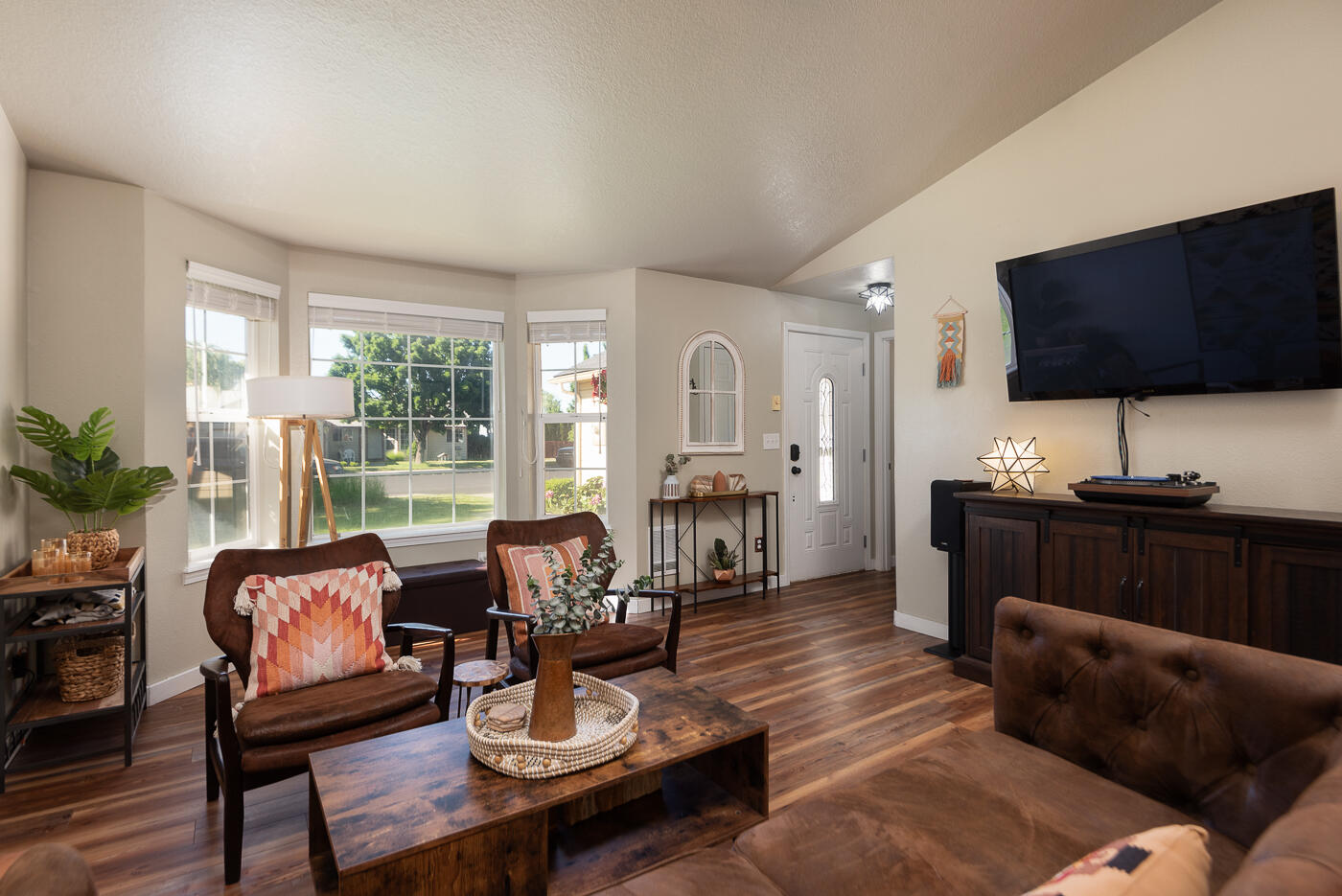 2766 SW Reindeer Avenue