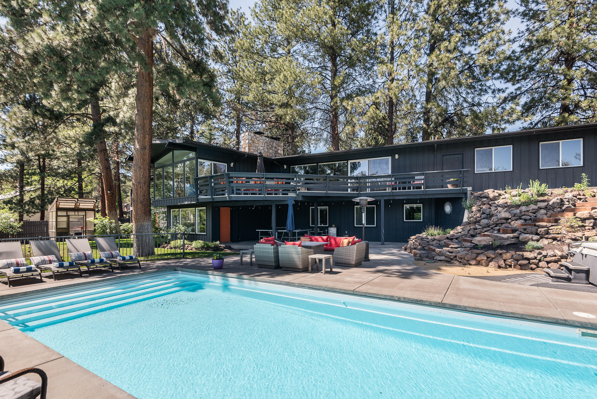 1221 NW West Hills Avenue
