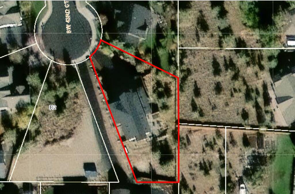 2546 SW 43rd Court