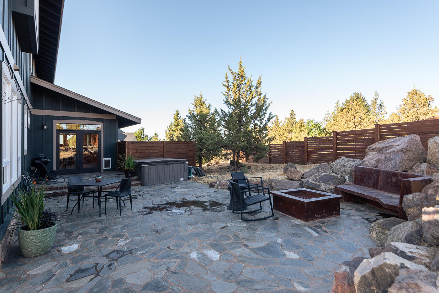 2546 SW 43rd Court