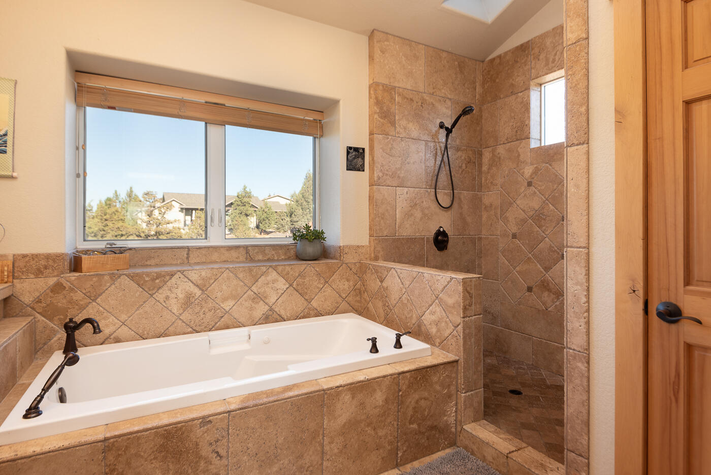 2546 SW 43rd Court