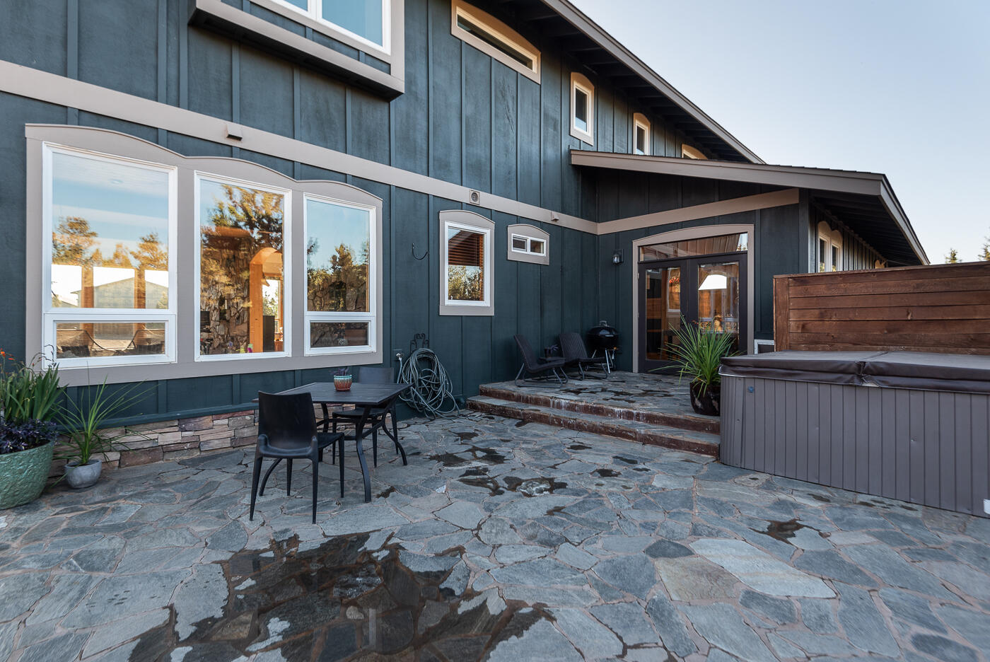 2546 SW 43rd Court
