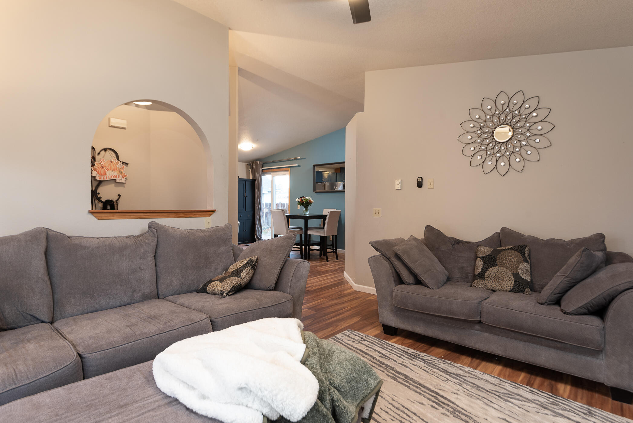 1728 NE Heavenly Drive