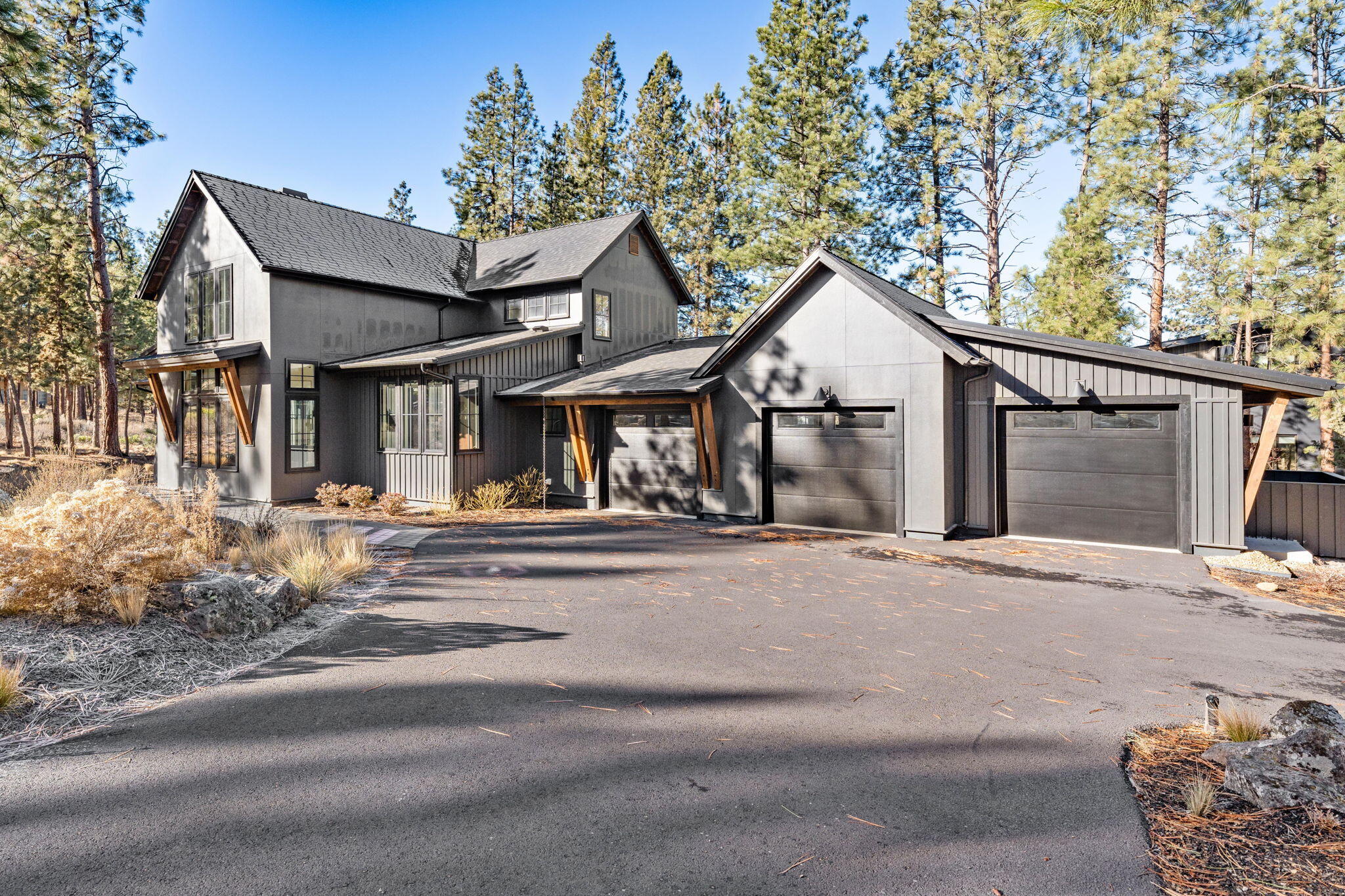61455 Meeks Trail