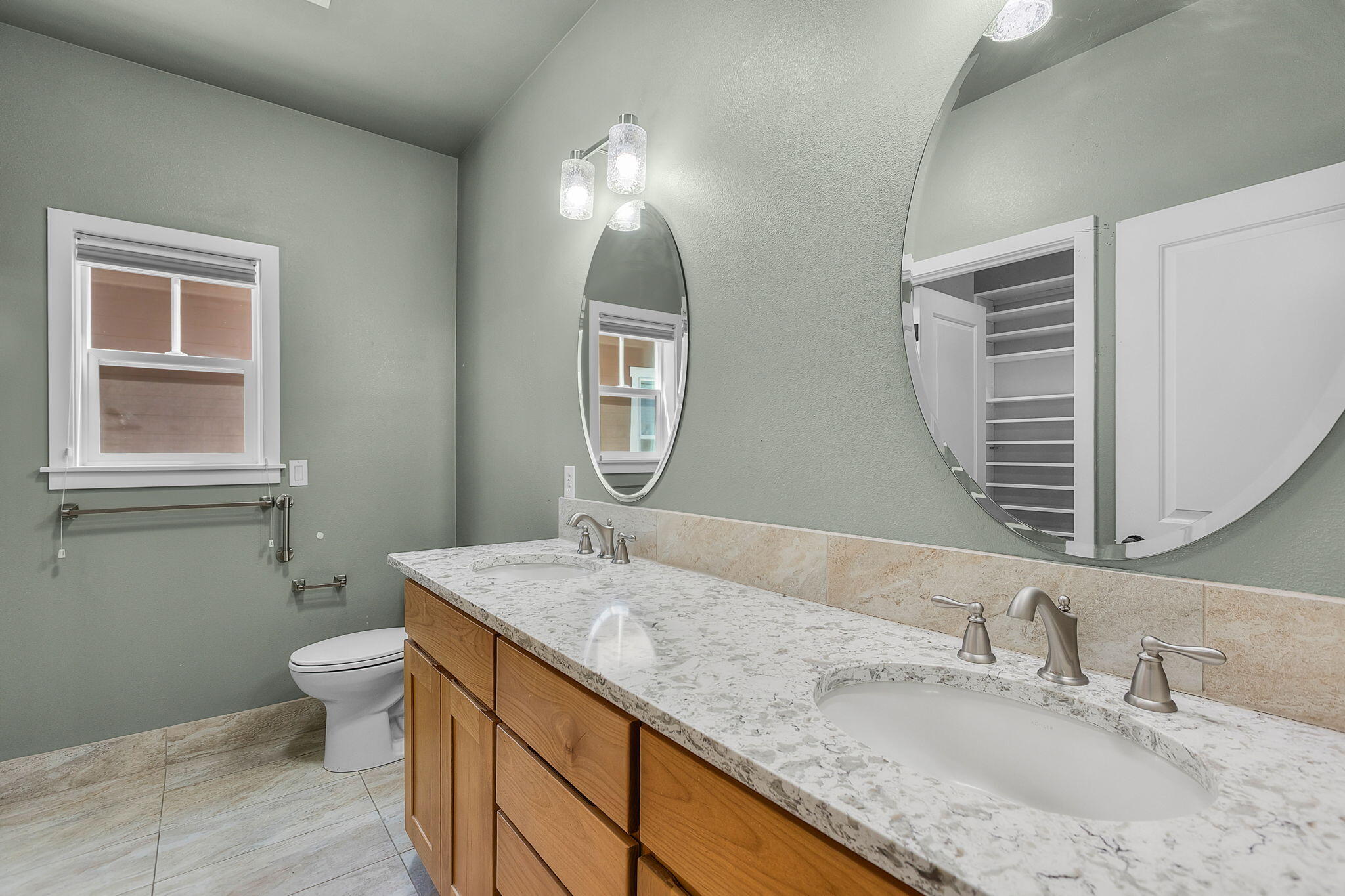 2612 NW Lemhi Pass Drive