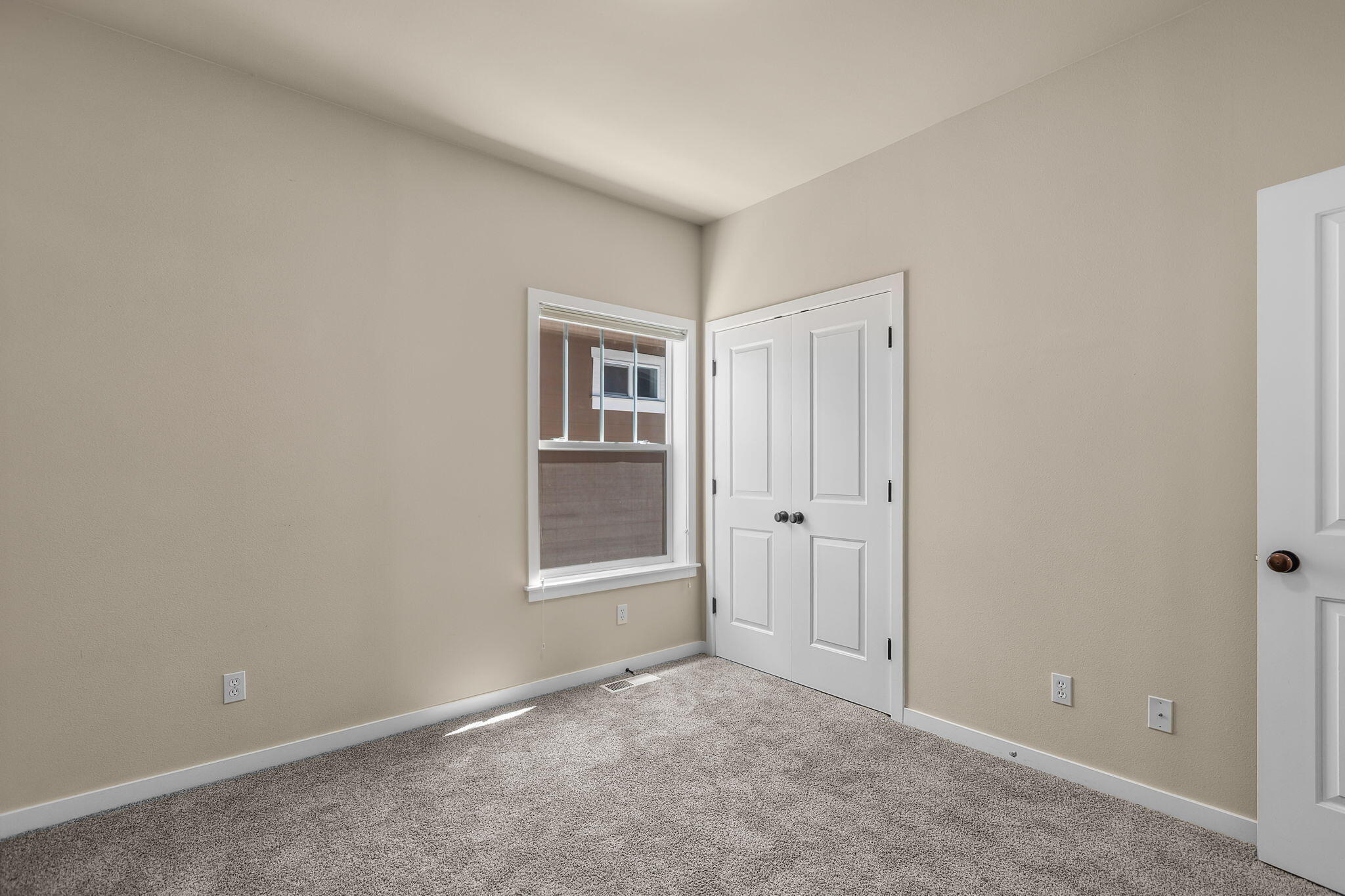 2612 NW Lemhi Pass Drive