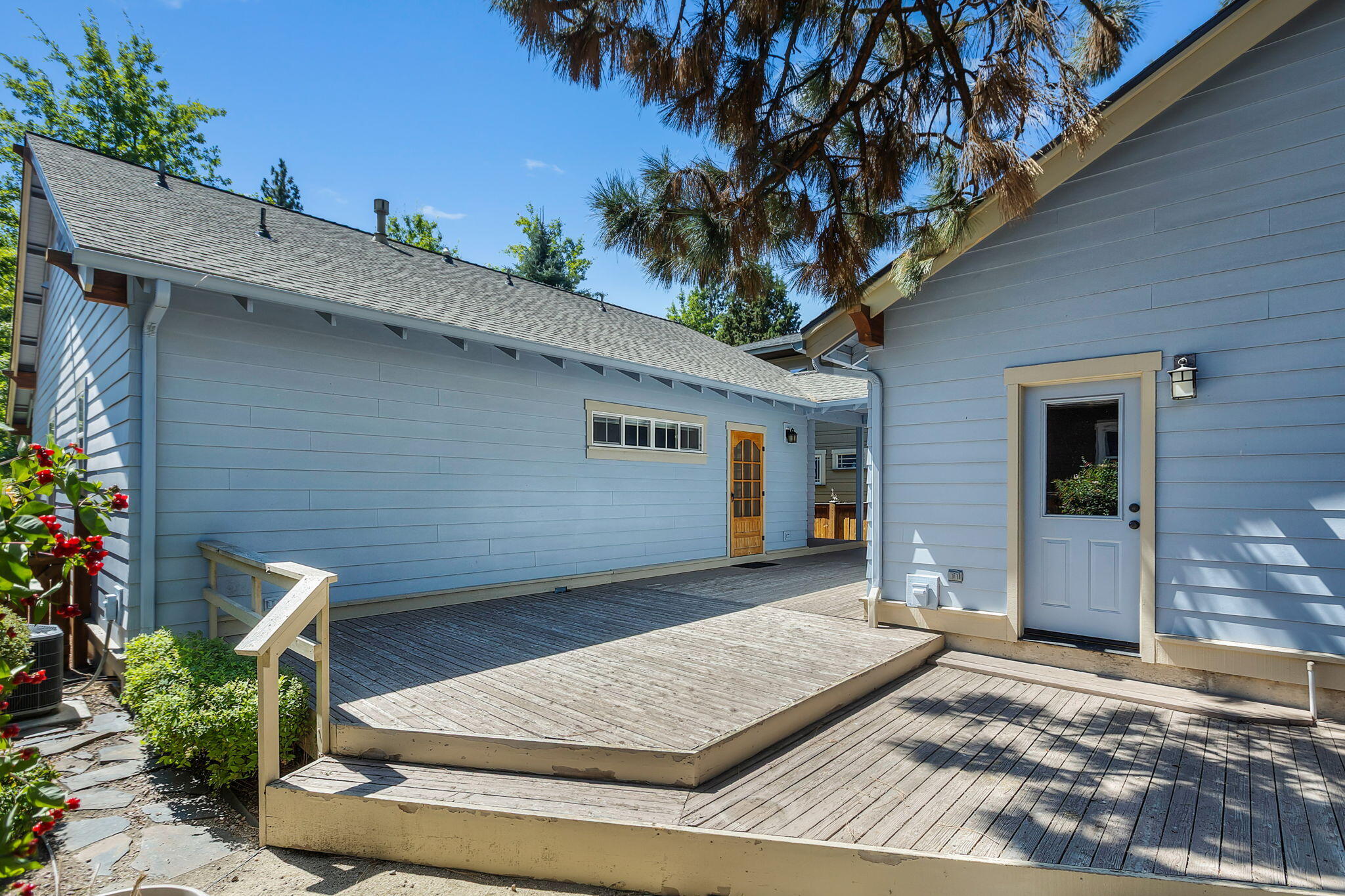 2612 NW Lemhi Pass Drive