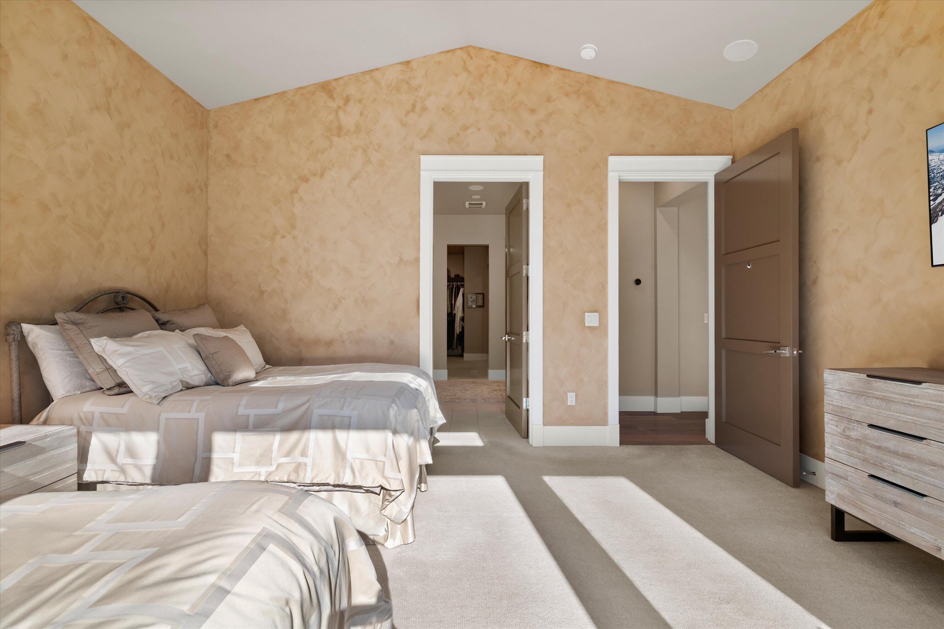 61354 Triple Knot Road, Bend