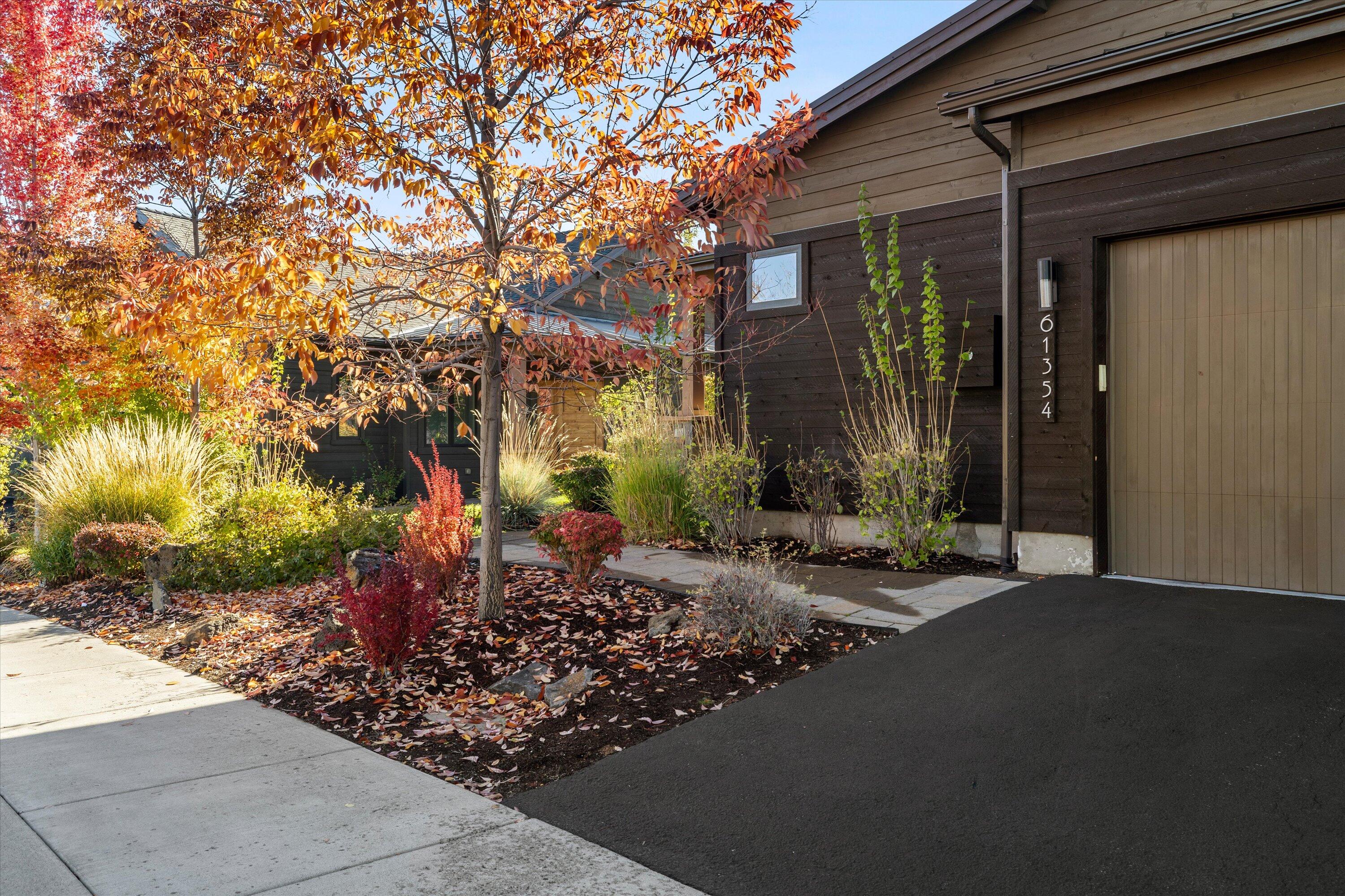 61354 Triple Knot Road, Bend