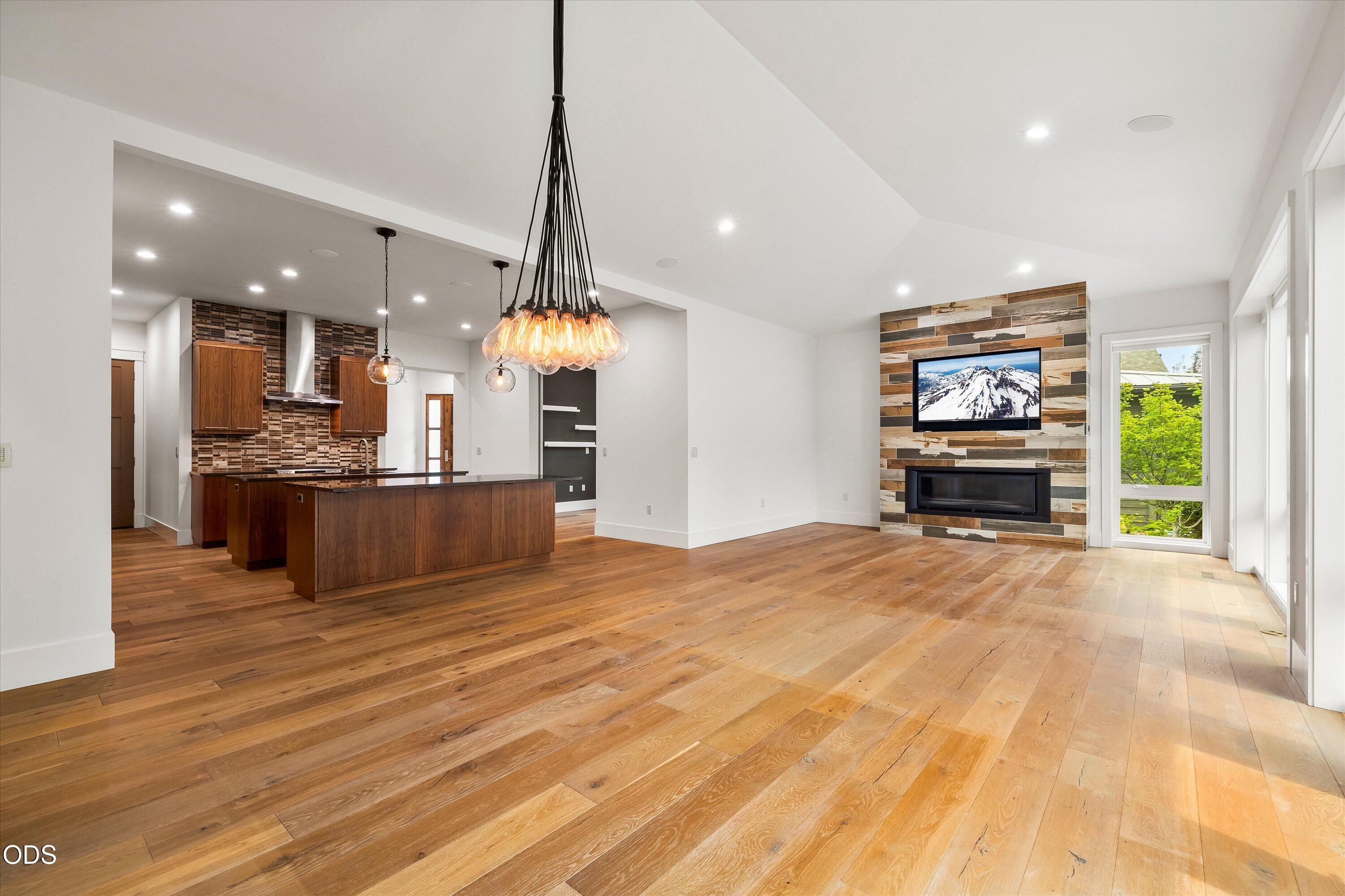 61354 Triple Knot Road, Bend