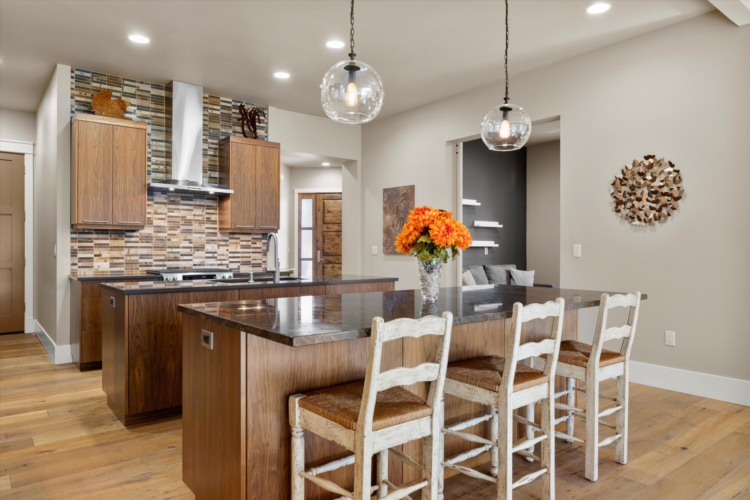 61354 Triple Knot Road, Bend