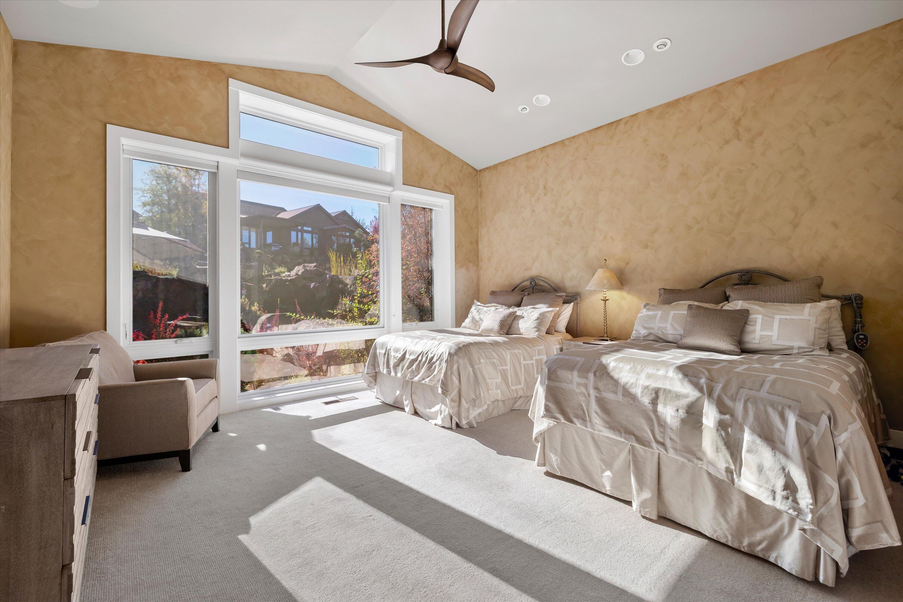 61354 Triple Knot Road, Bend