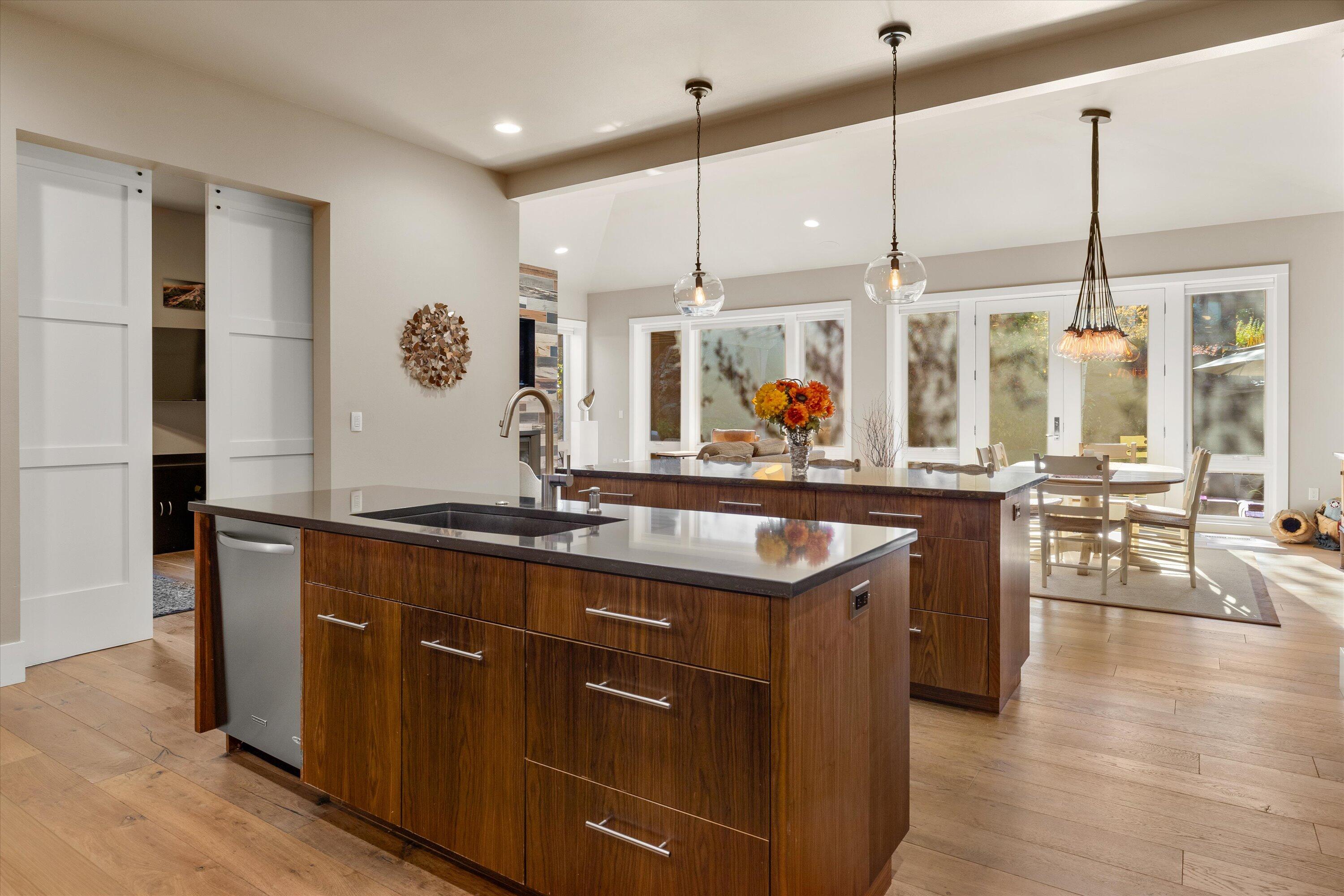 61354 Triple Knot Road, Bend