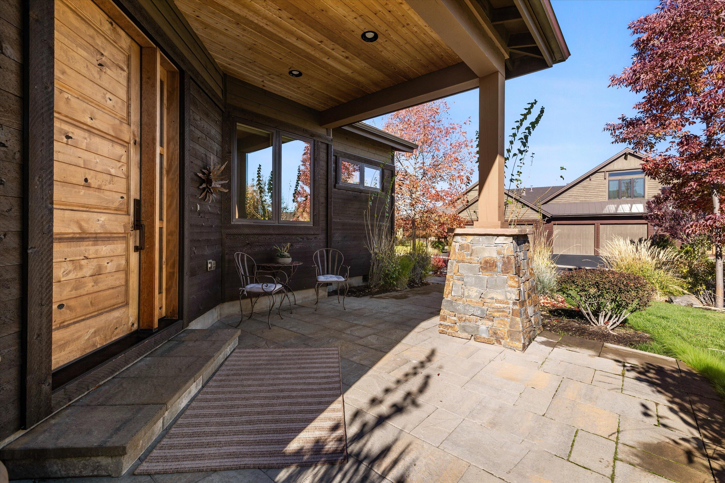 61354 Triple Knot Road, Bend