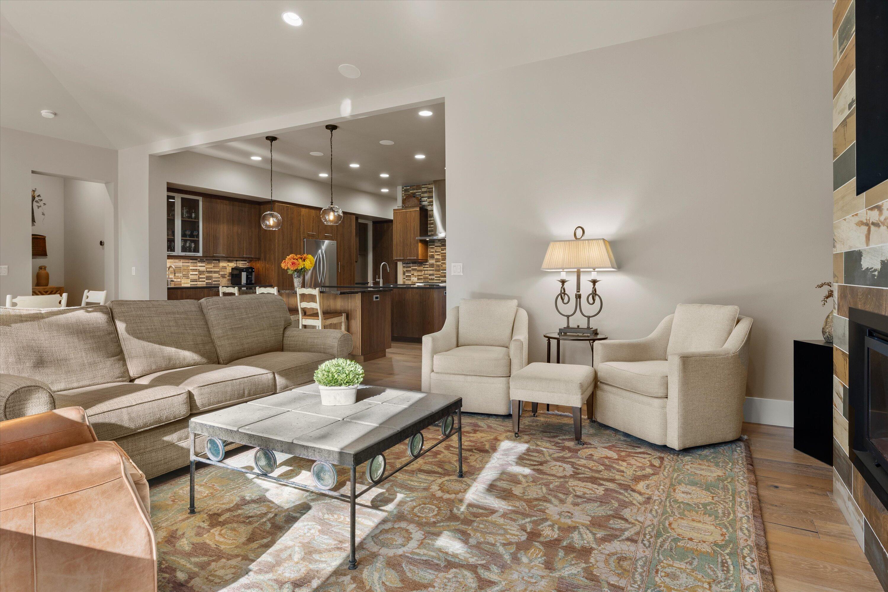 61354 Triple Knot Road, Bend