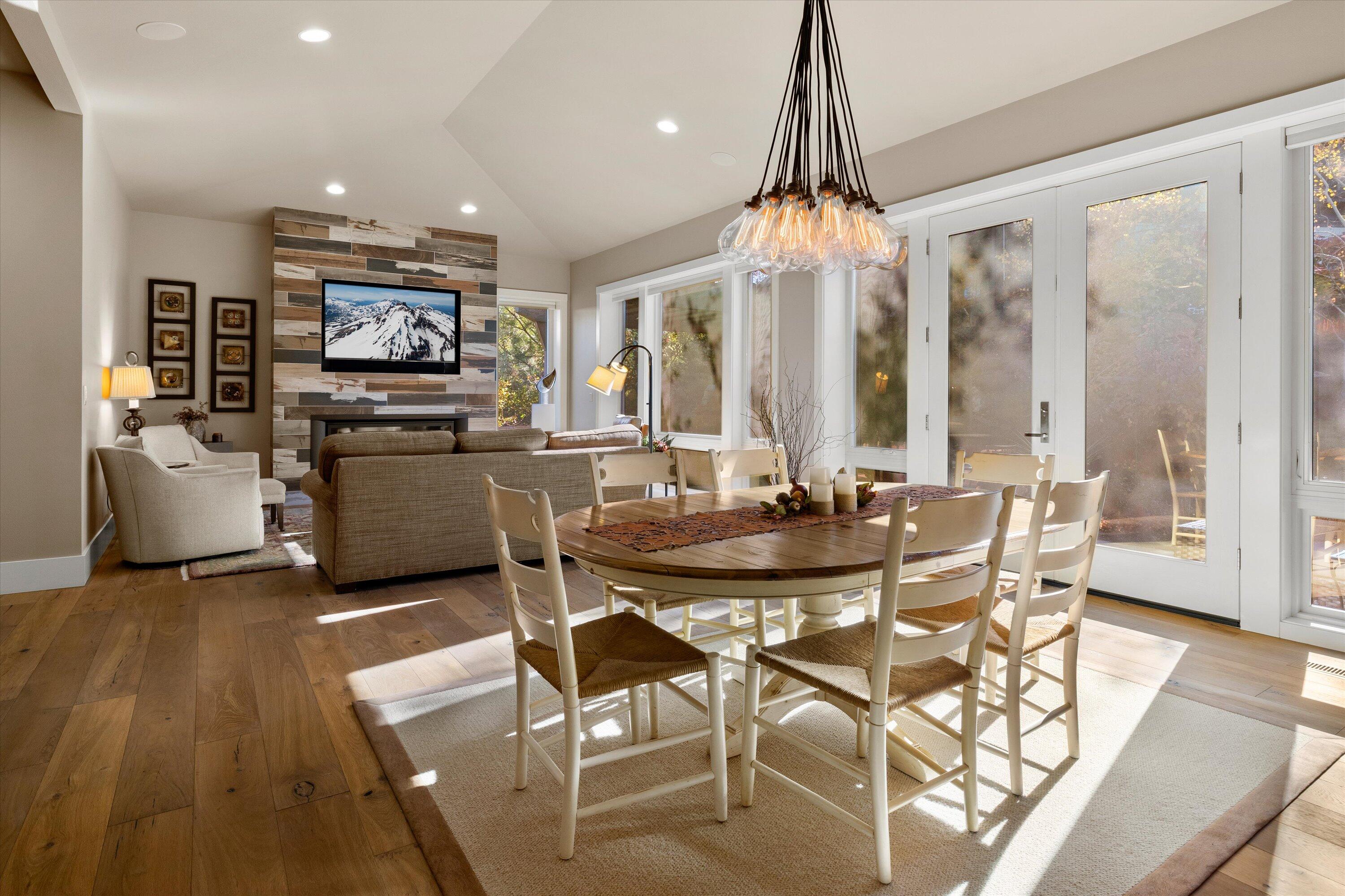 61354 Triple Knot Road, Bend