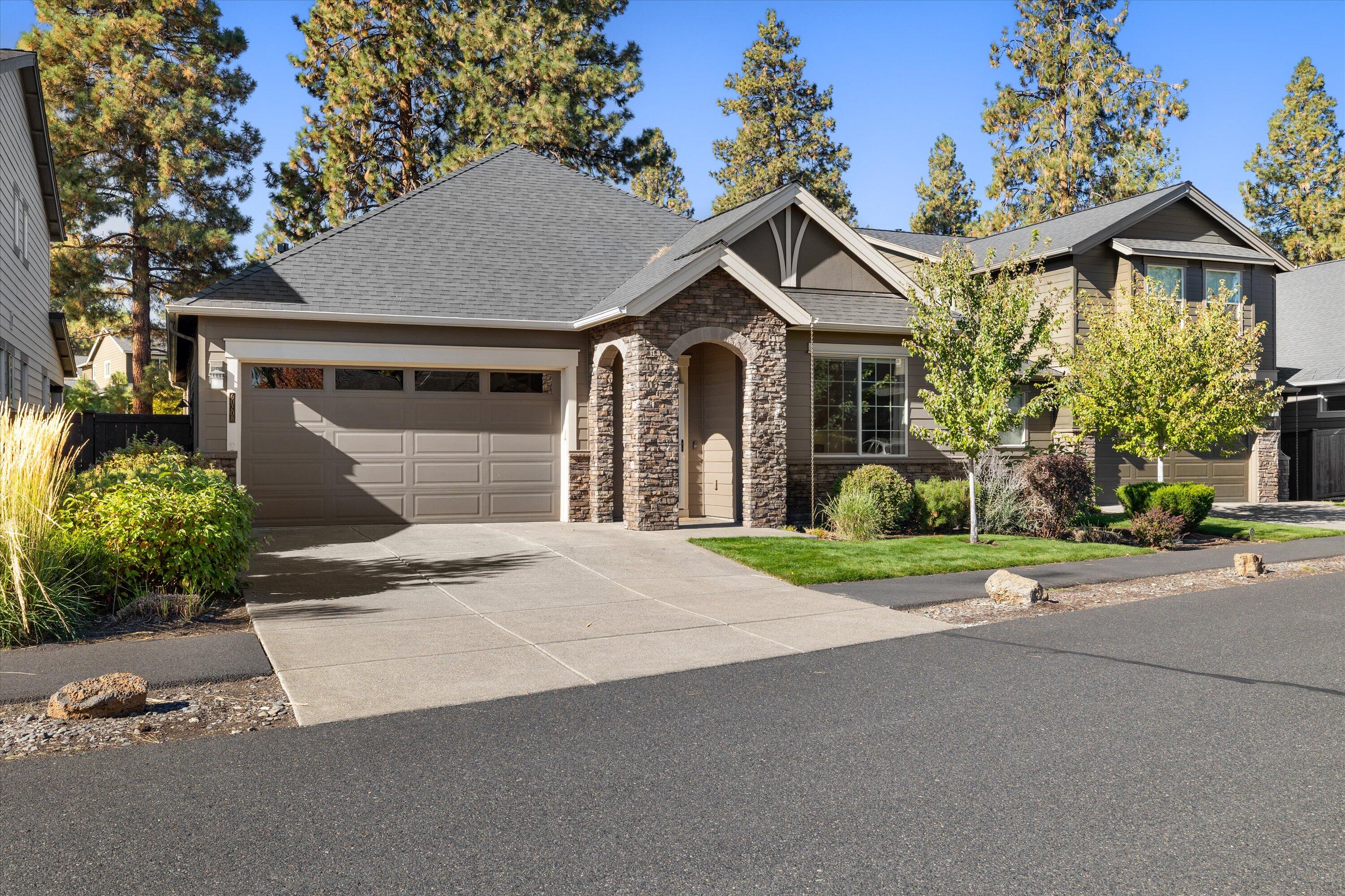 60208 Rolled Rock Way, Bend