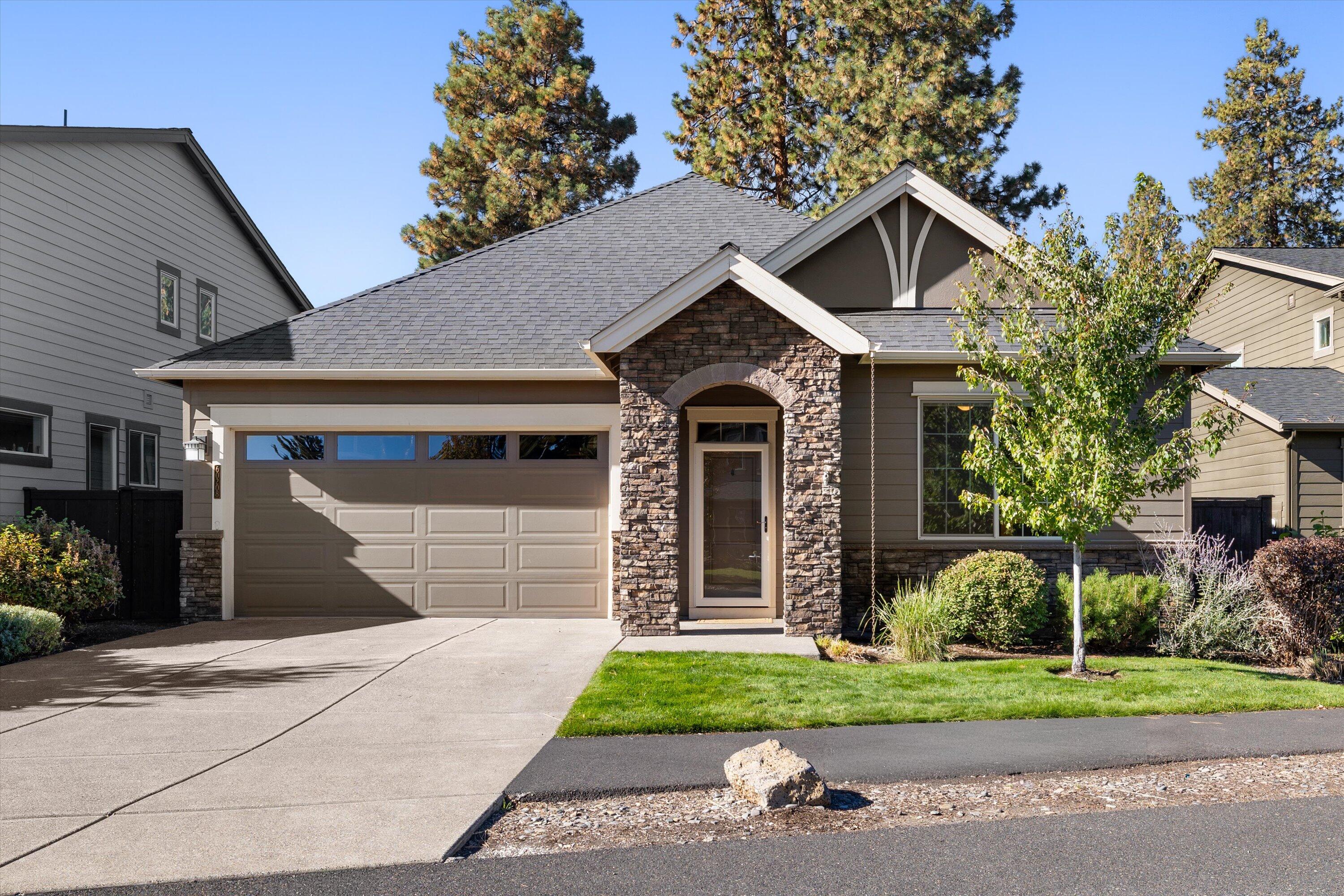 60208 Rolled Rock Way, Bend