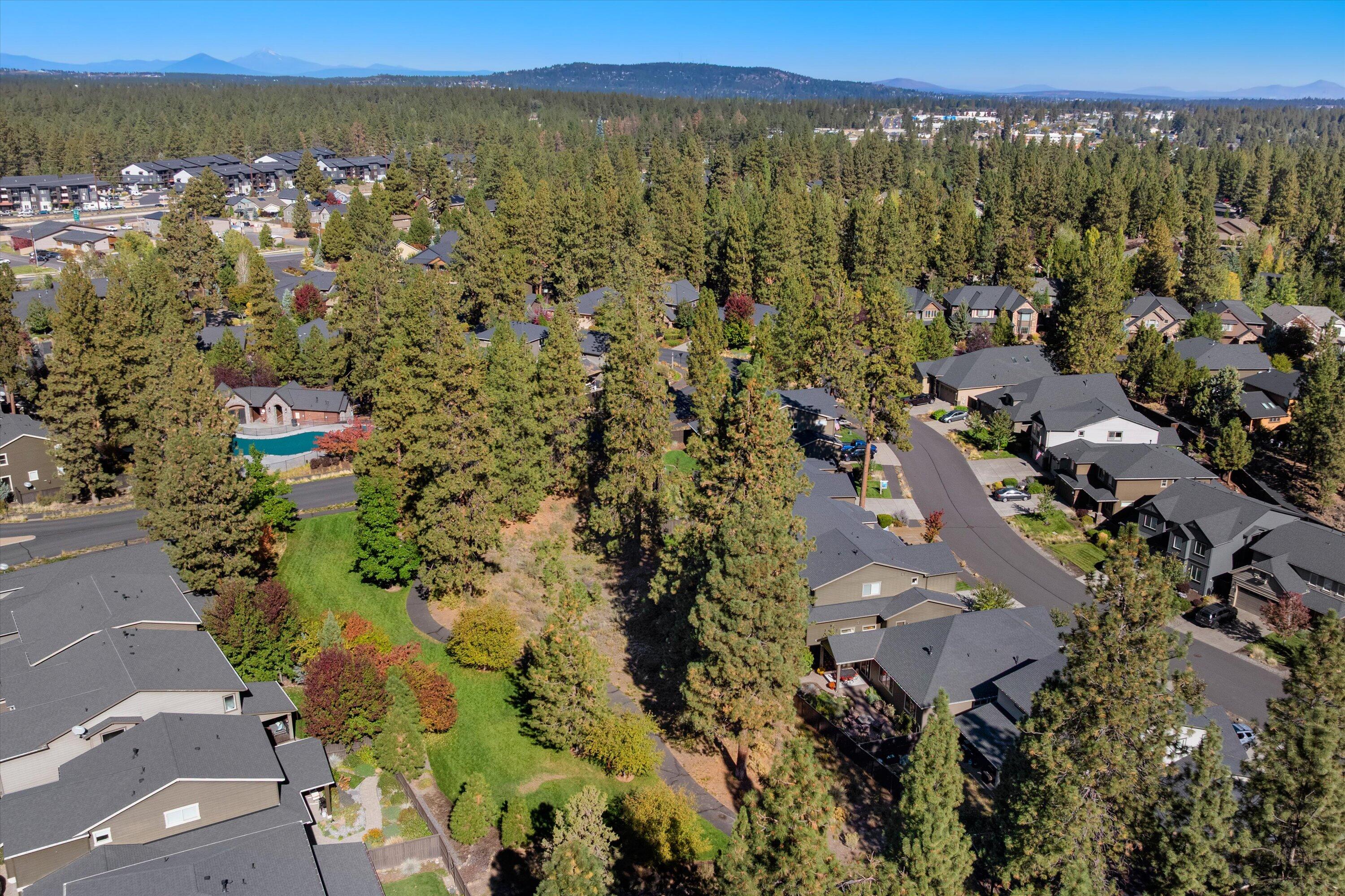 60208 Rolled Rock Way, Bend