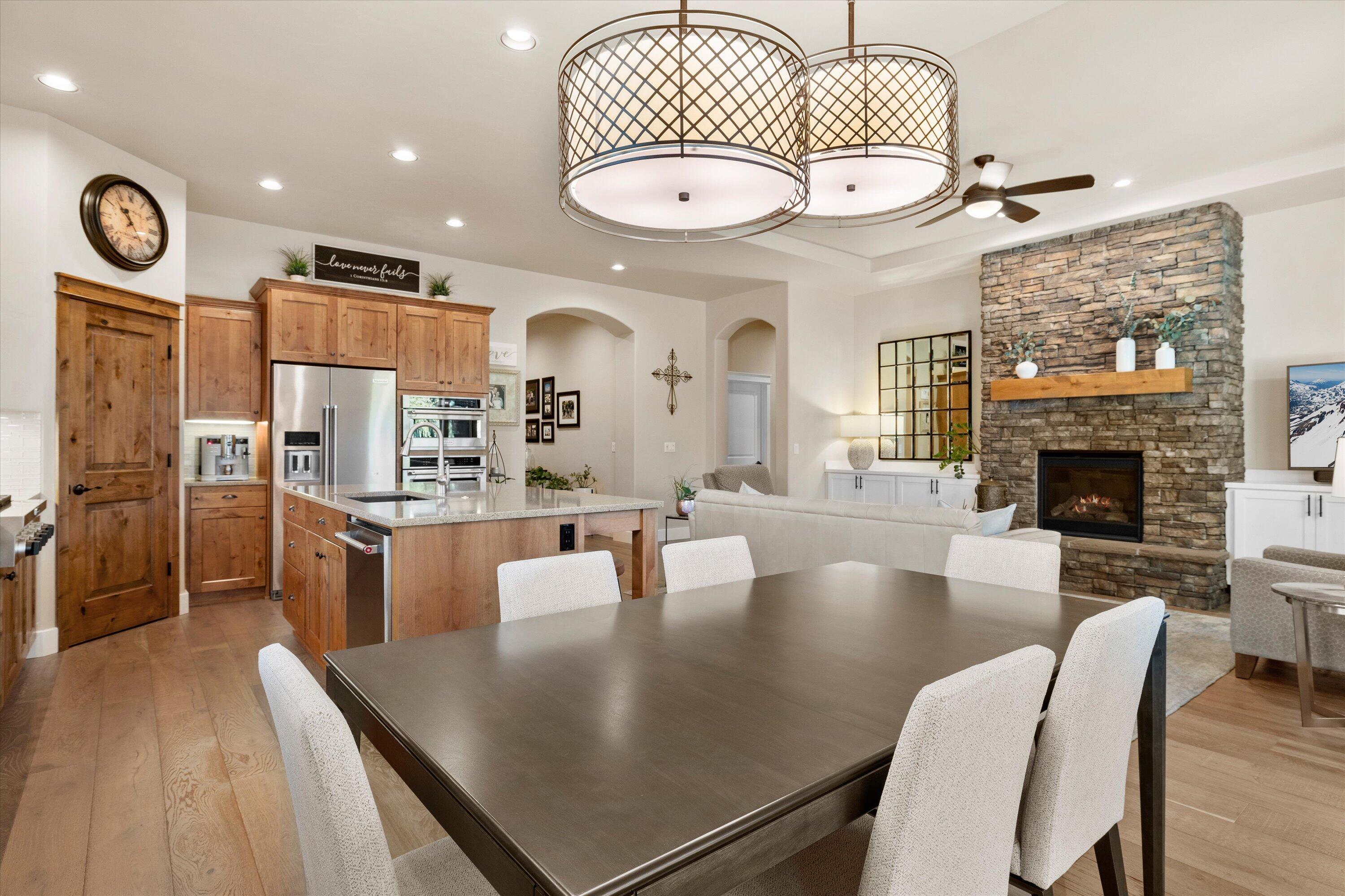 60208 Rolled Rock Way, Bend